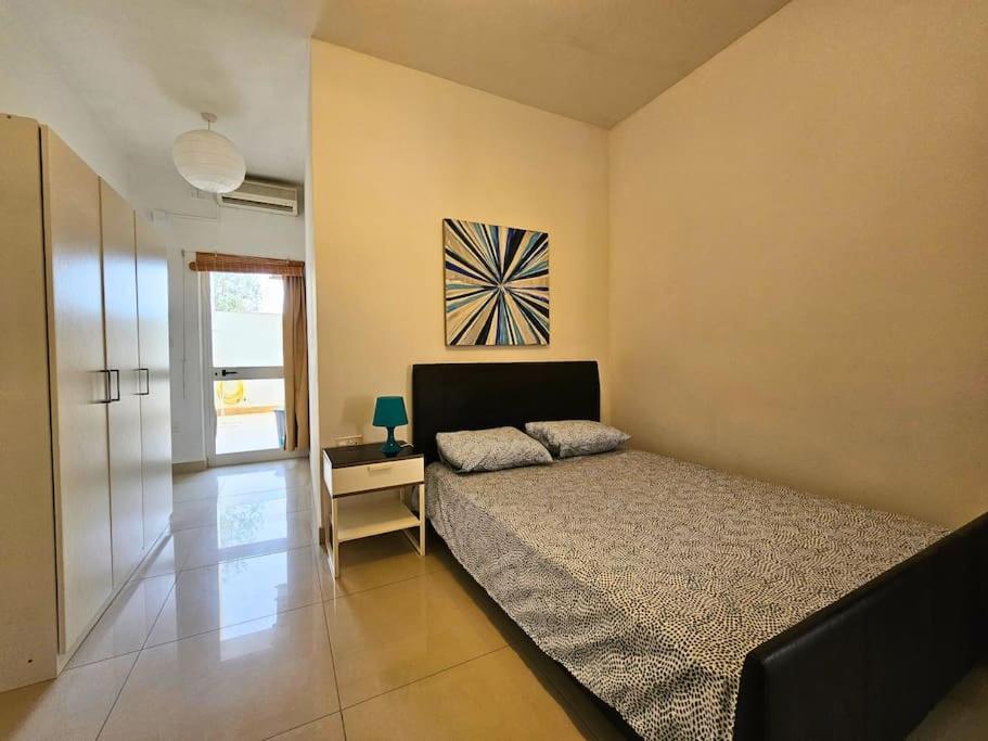 Three-Bedroom Apartment photo 2
