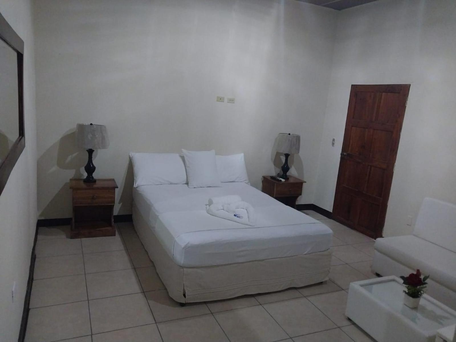 Standard Queen Room