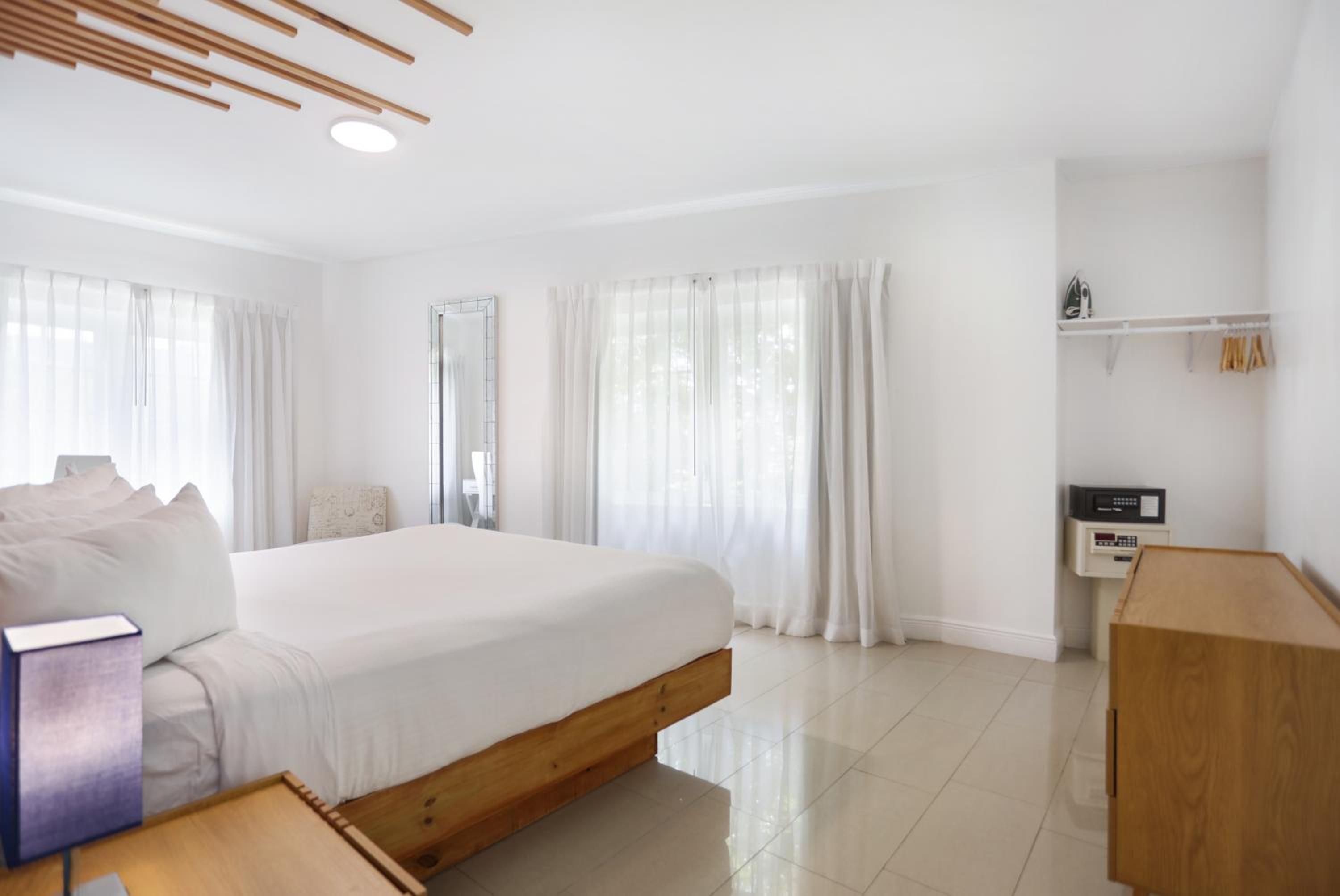 Premium Family One-Bedroom Suite with Kitchen