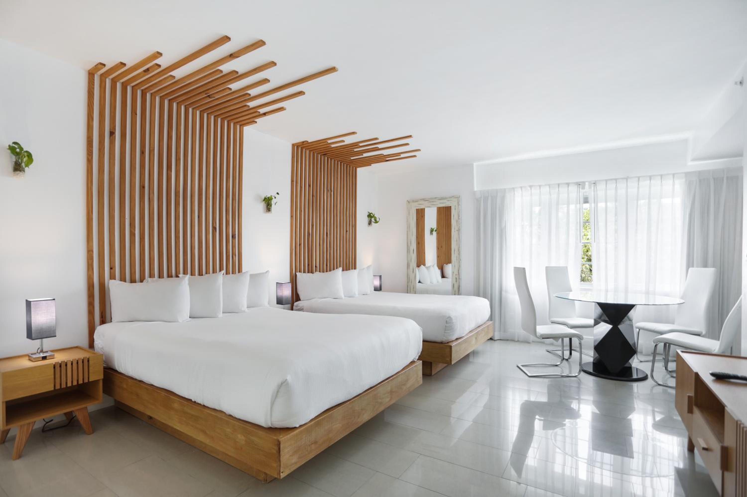 Premium Family One-Bedroom Suite with Kitchen thumbnail 5