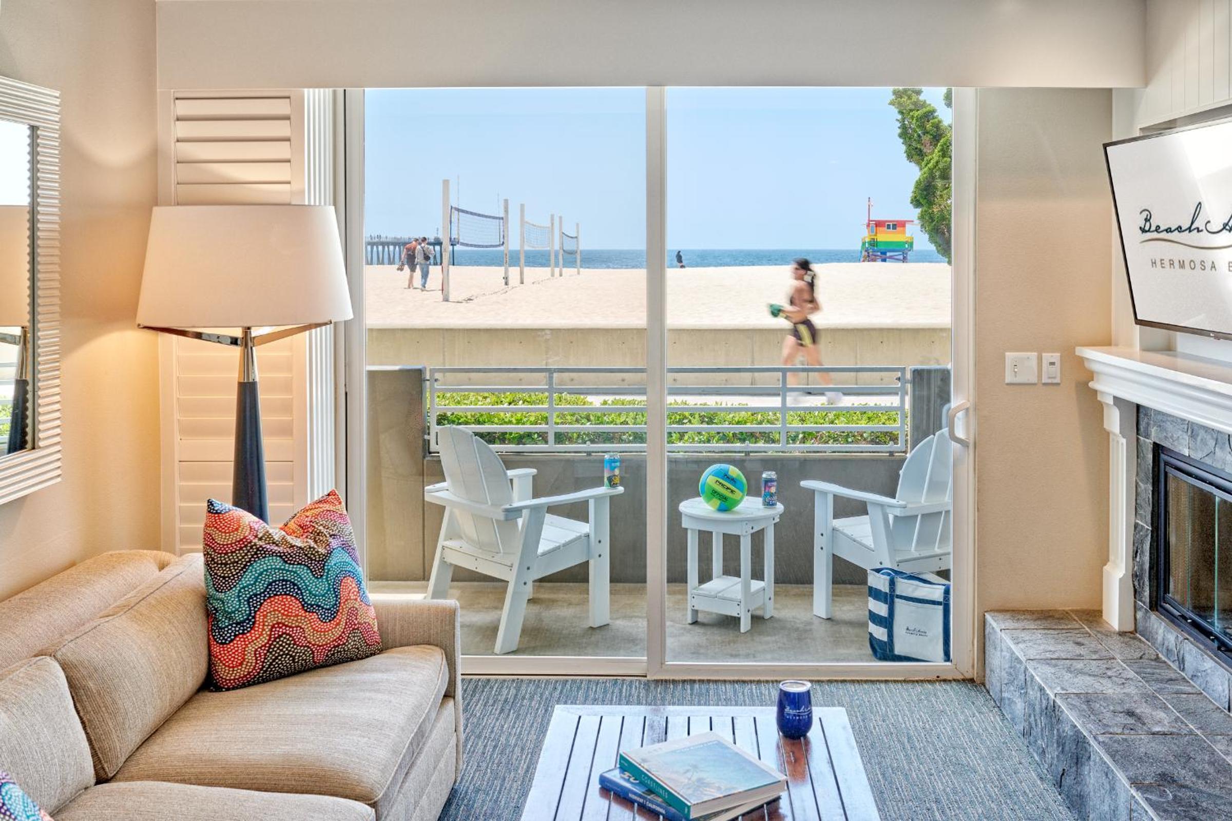Strand Ocean Front Suite - Photo 4
