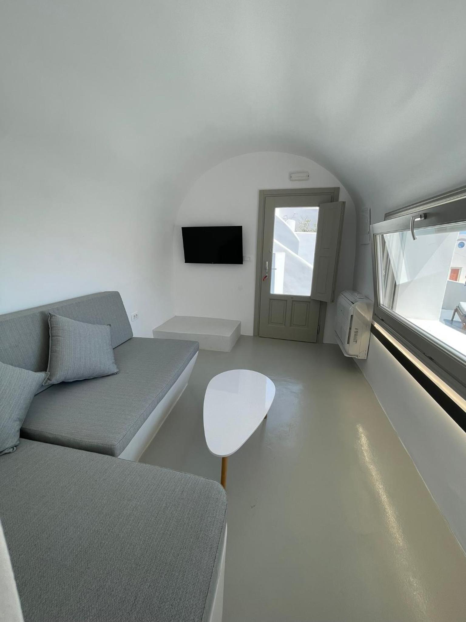 One-Bedroom House photo 2
