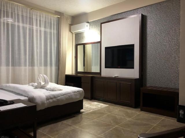 Deluxe Suite