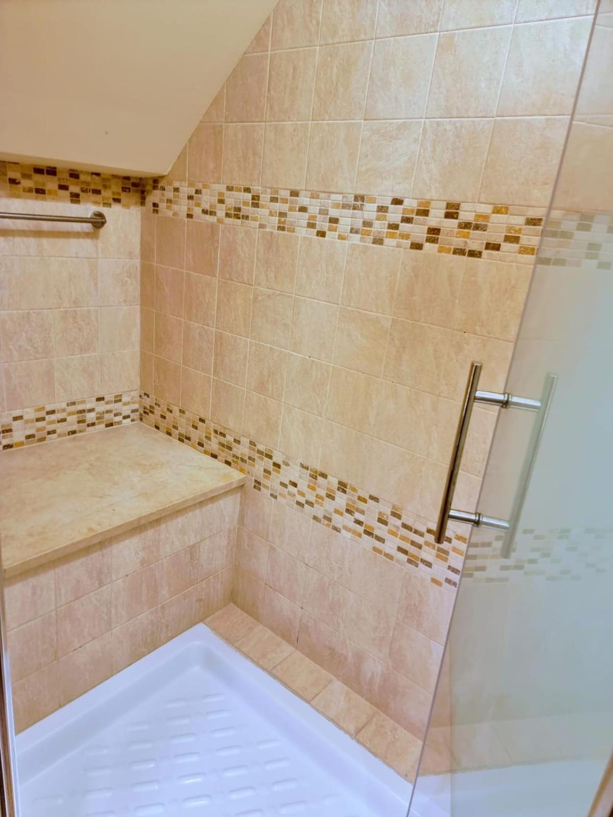 Single Room with Shared Bathroom photo 3
