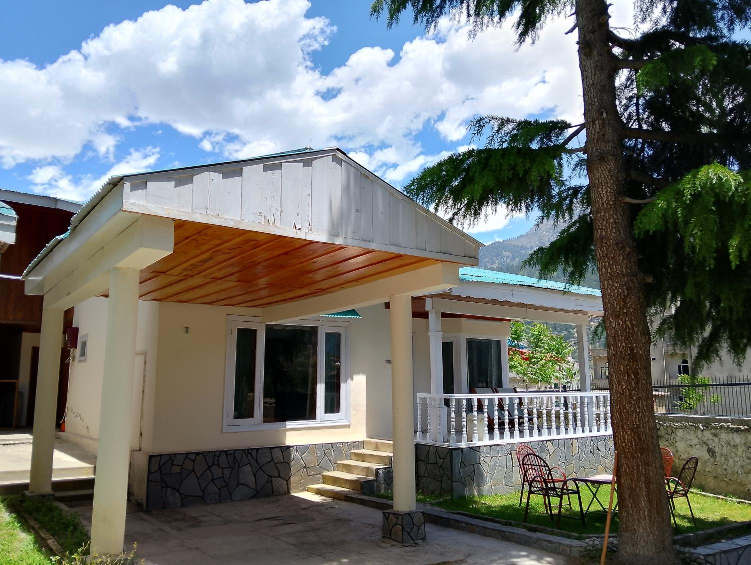 Villa with Garden View
