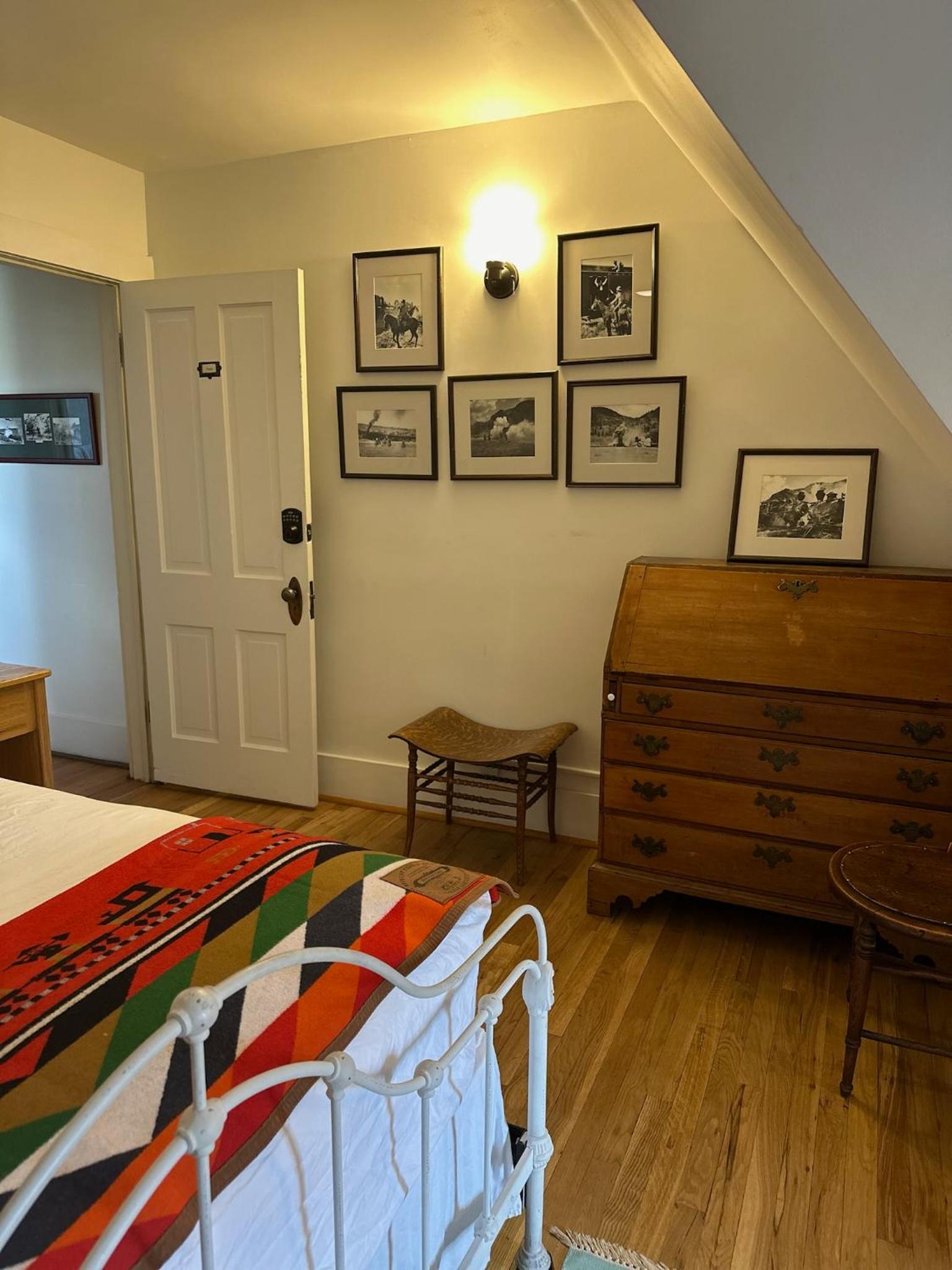 King Suite - Photo 4