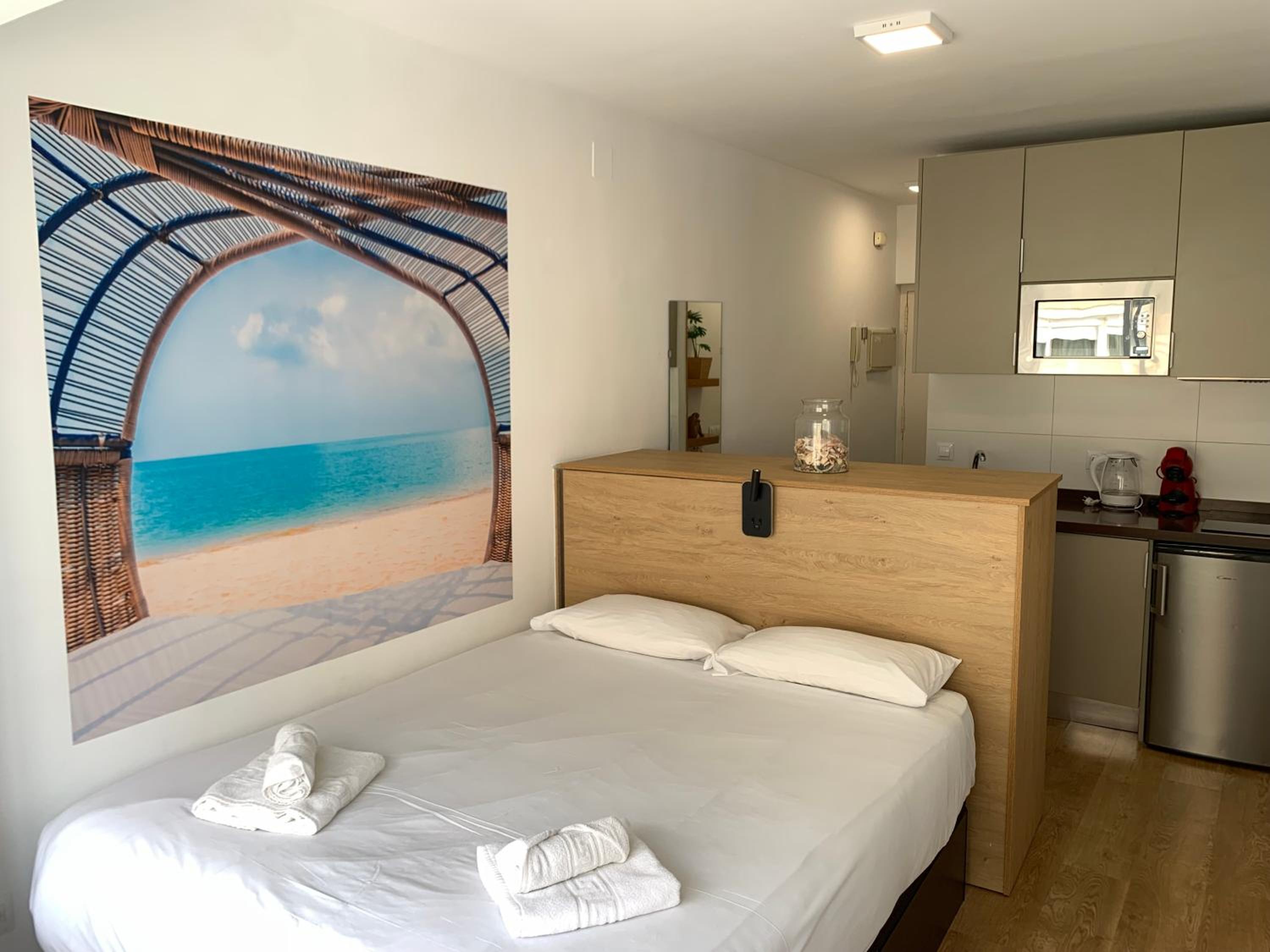 Estudio con vista al mar