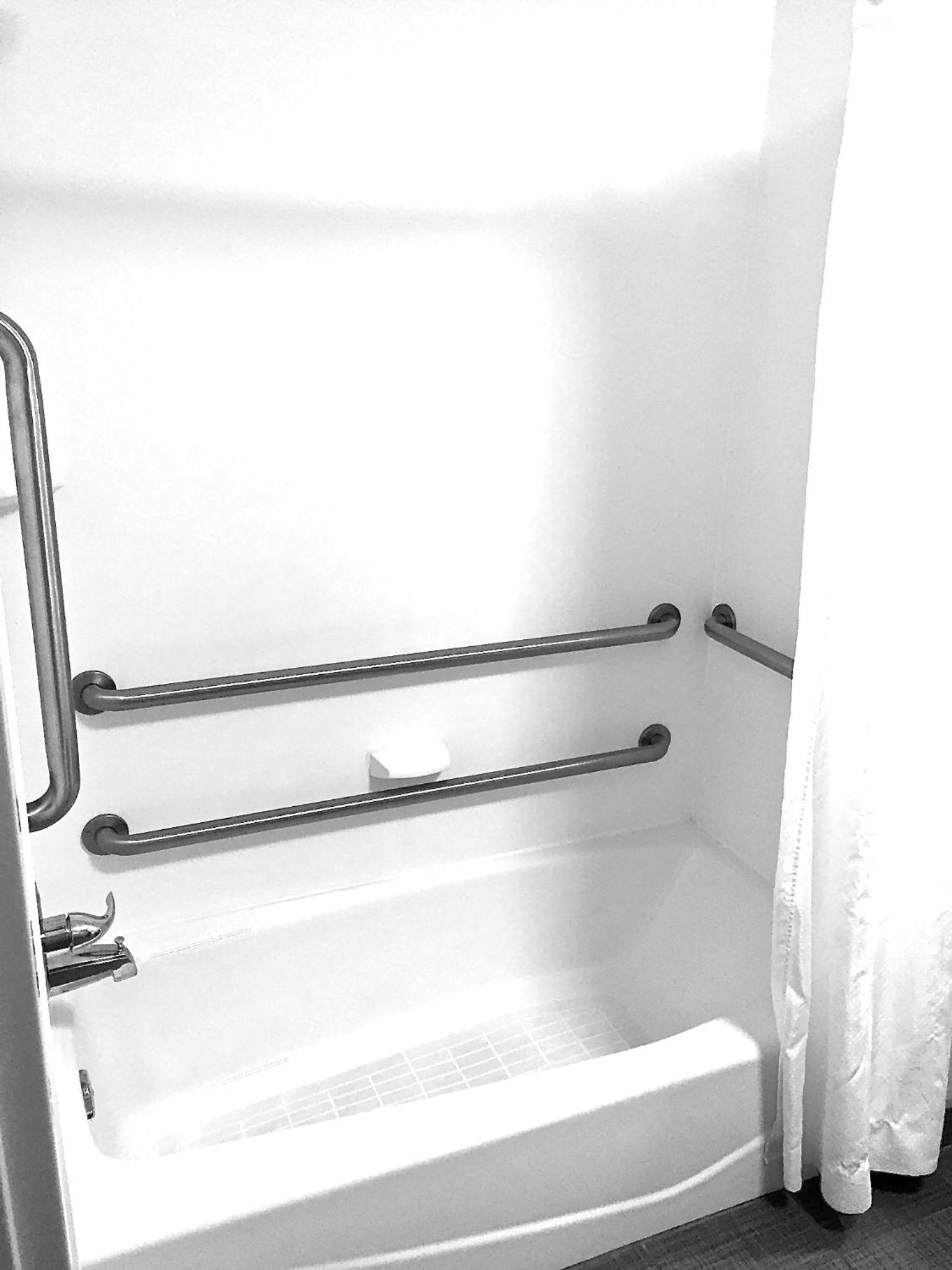 King Room - Accessible/Non-Smoking - Photo 4