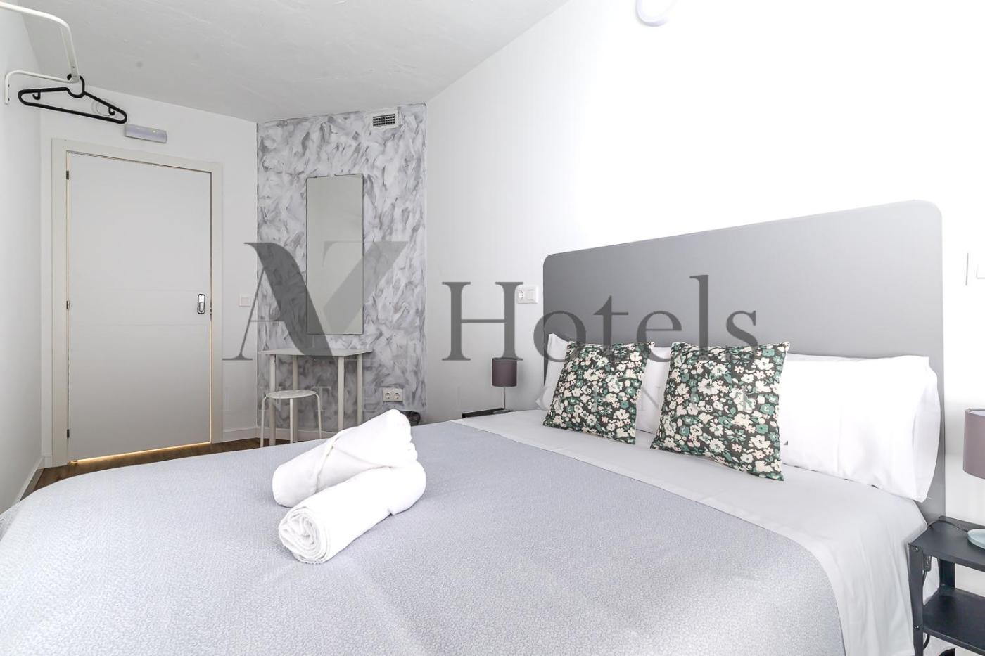 Standard Double Room with Shared Bathroom photo 2