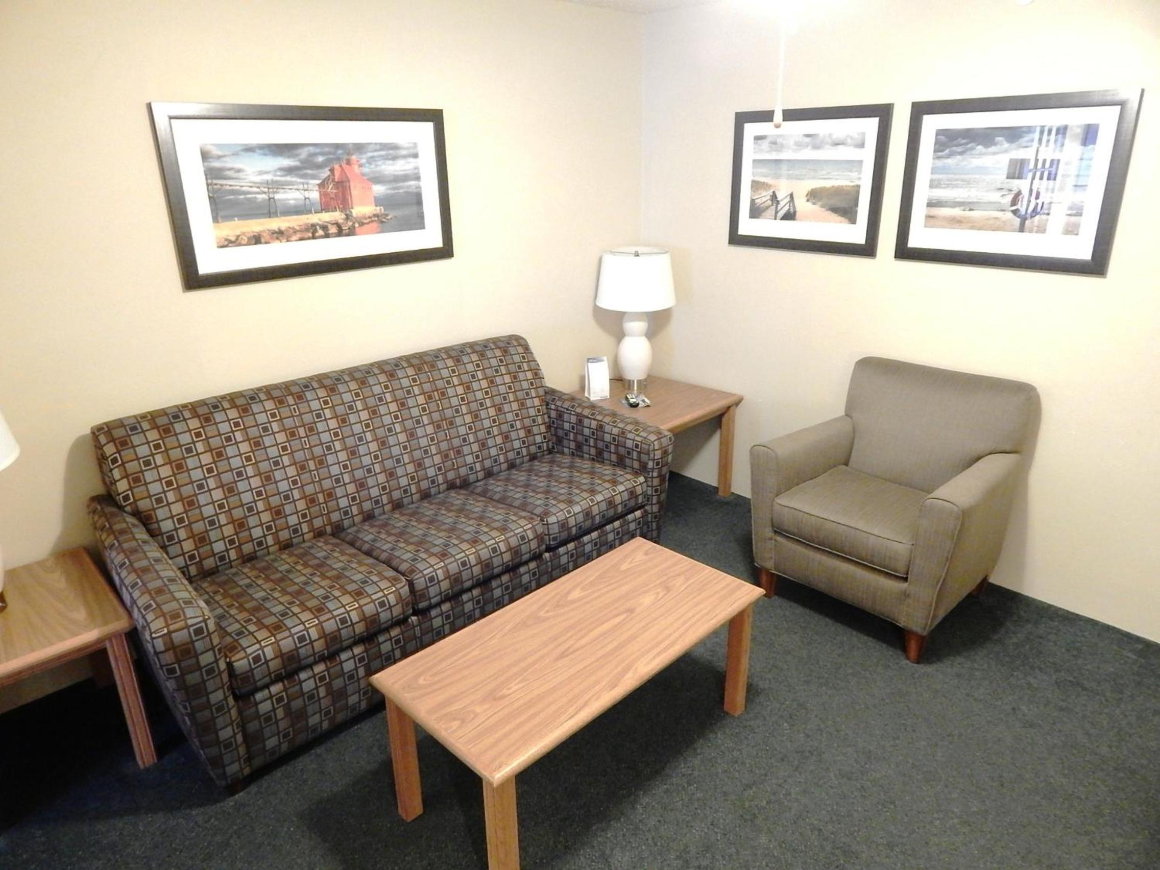 Deluxe King Suite - Non-Smoking photo 1