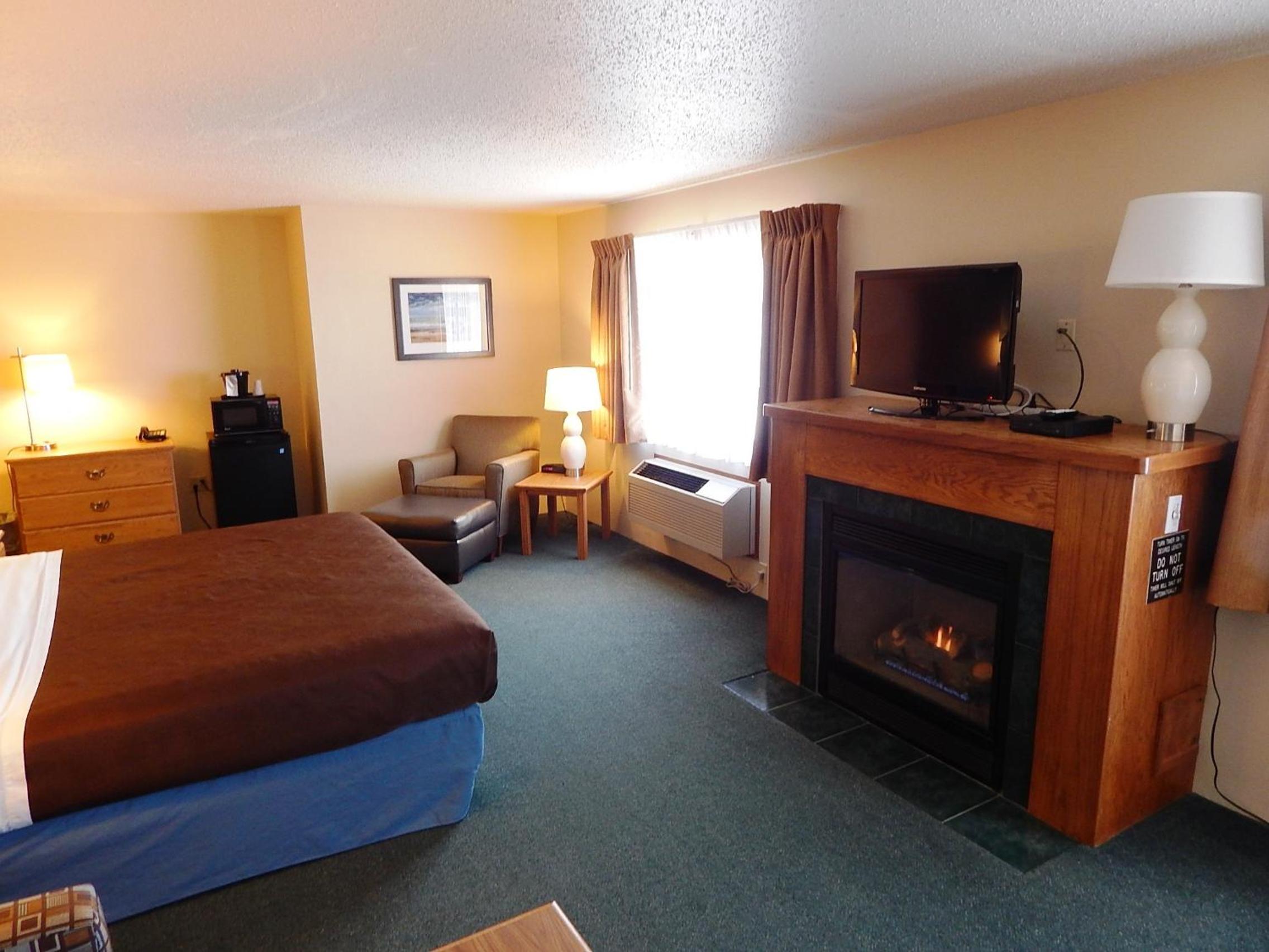 Premier King Suite - Non-Smoking photo 3