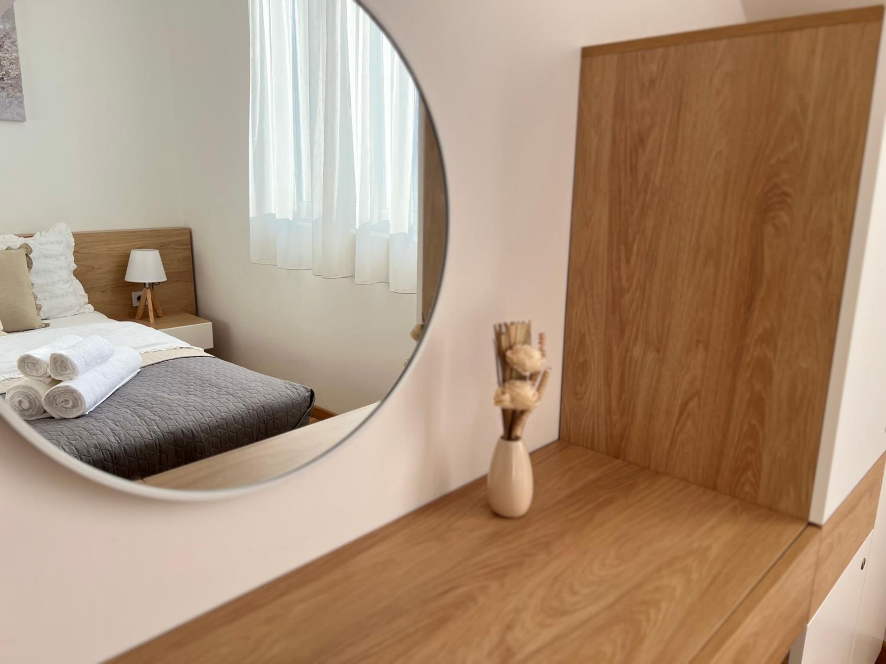 One-Bedroom Apartment photo 2