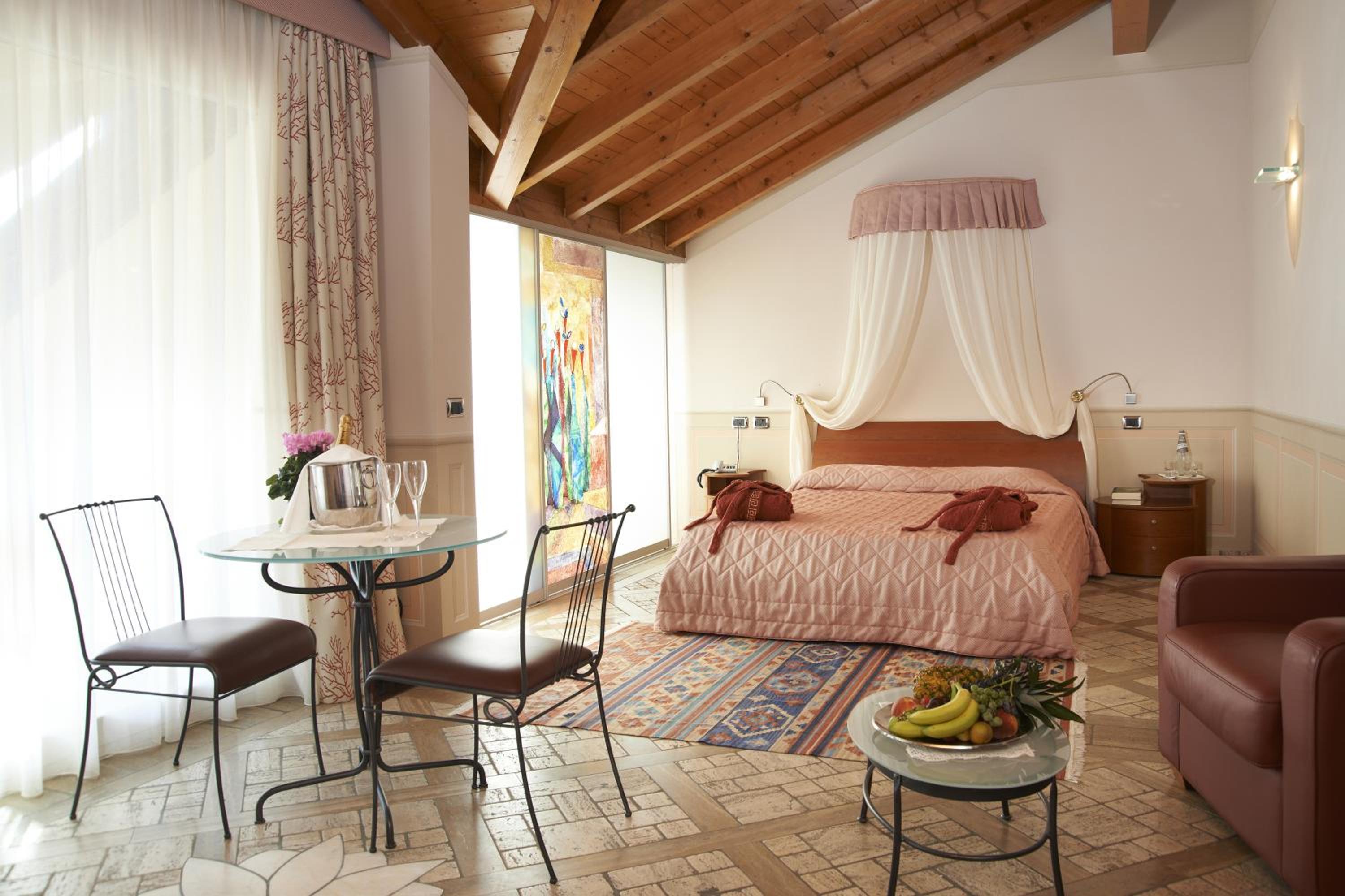 Suite photo 1