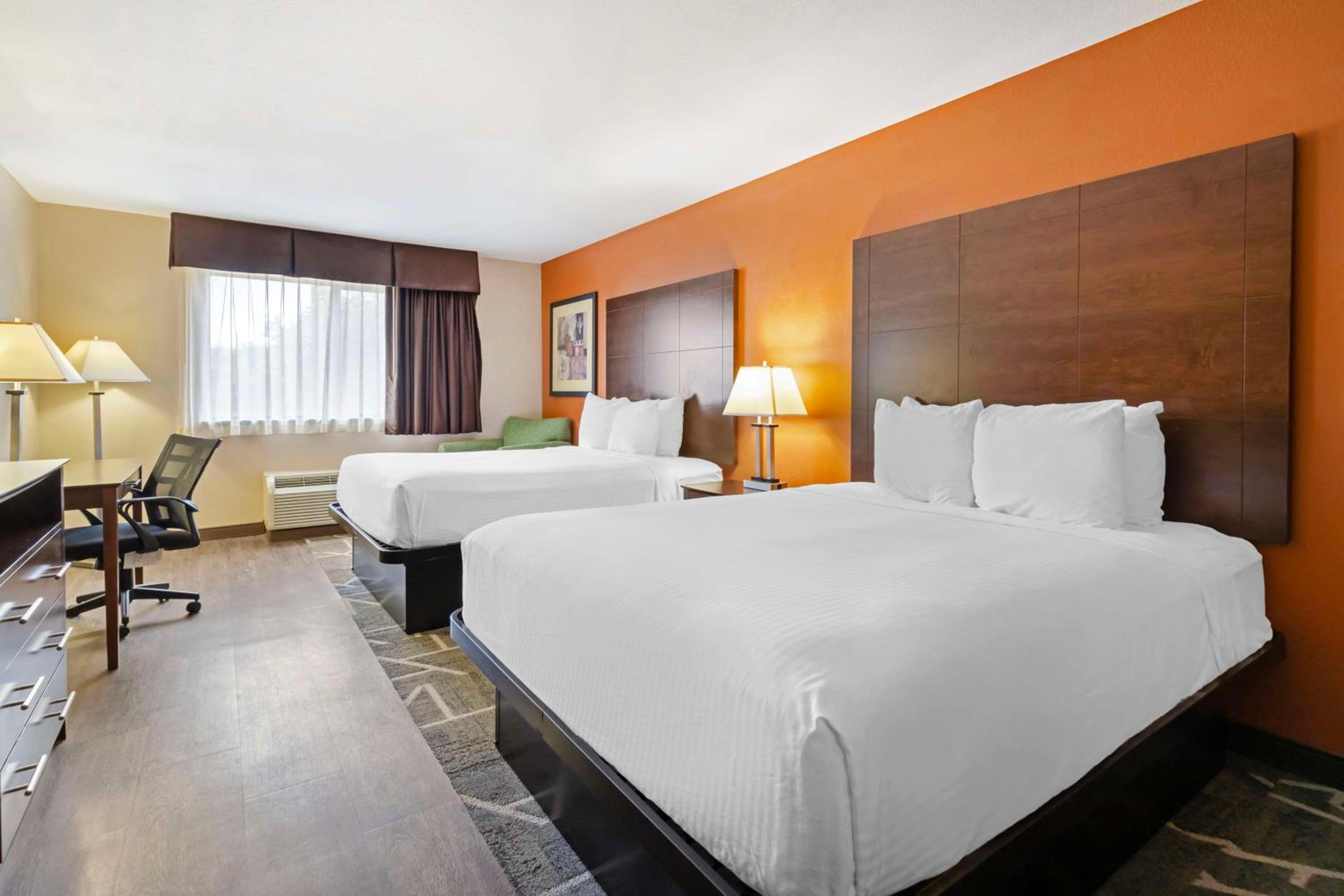 Queen Room with Two Queen Beds and Roll-In Shower- Disability Access/Interior Entrance - Photo 2