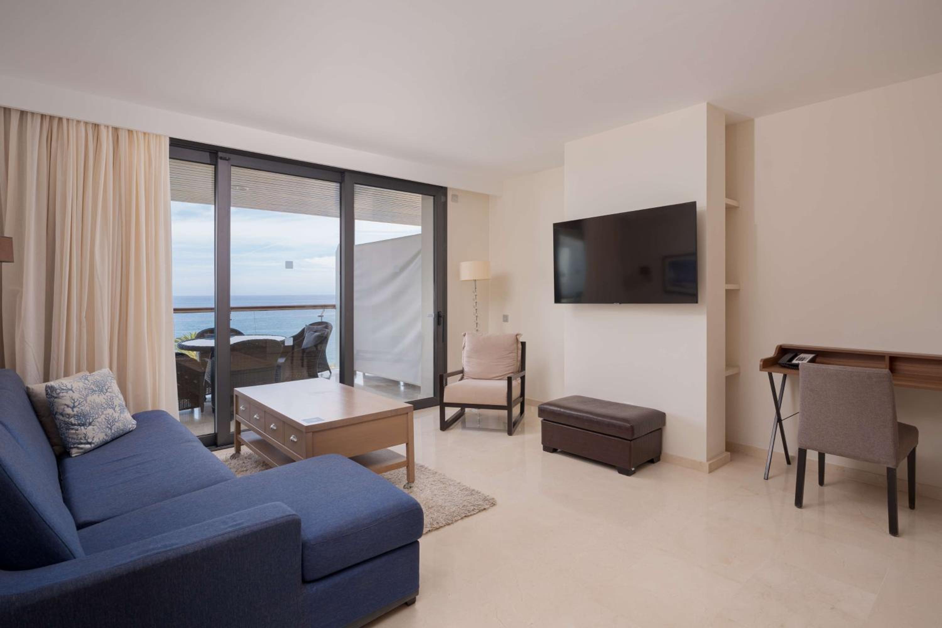 Suite- 1 Bedroom & Sea View - Photo 7