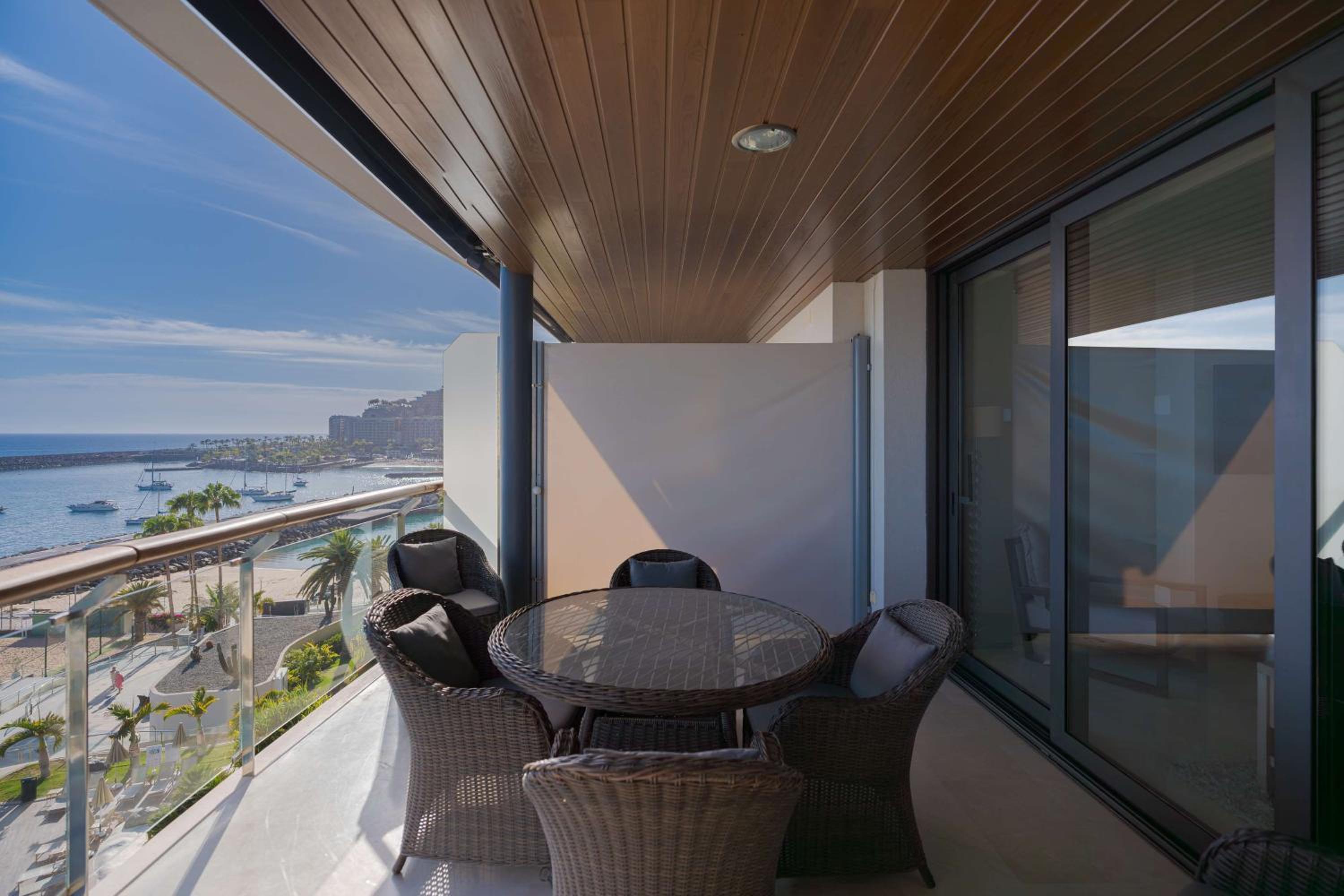 Suite- 1 Bedroom & Sea View thumbnail 6