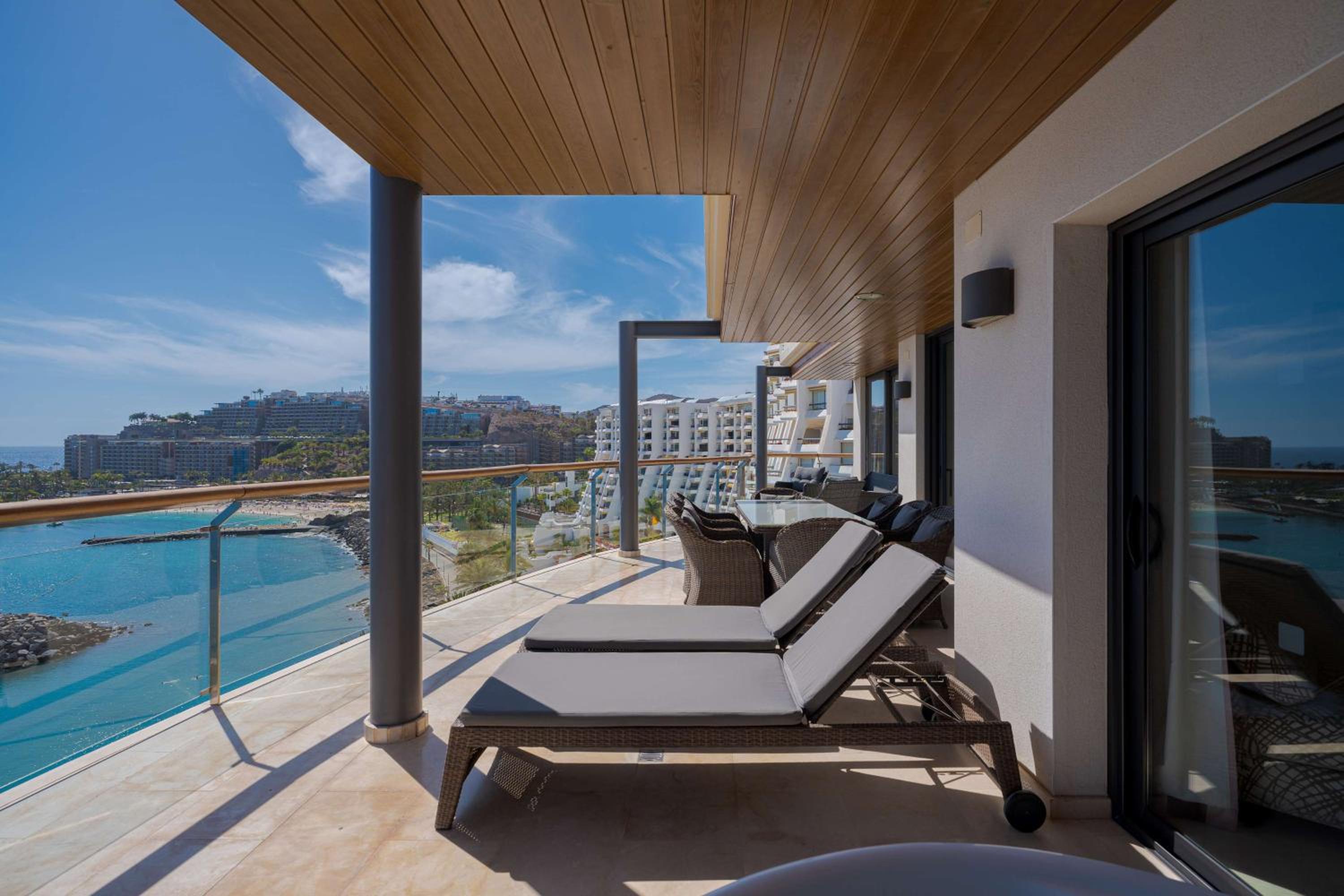 Premium Suite- 3 Bedroom & Sea View - Photo 27