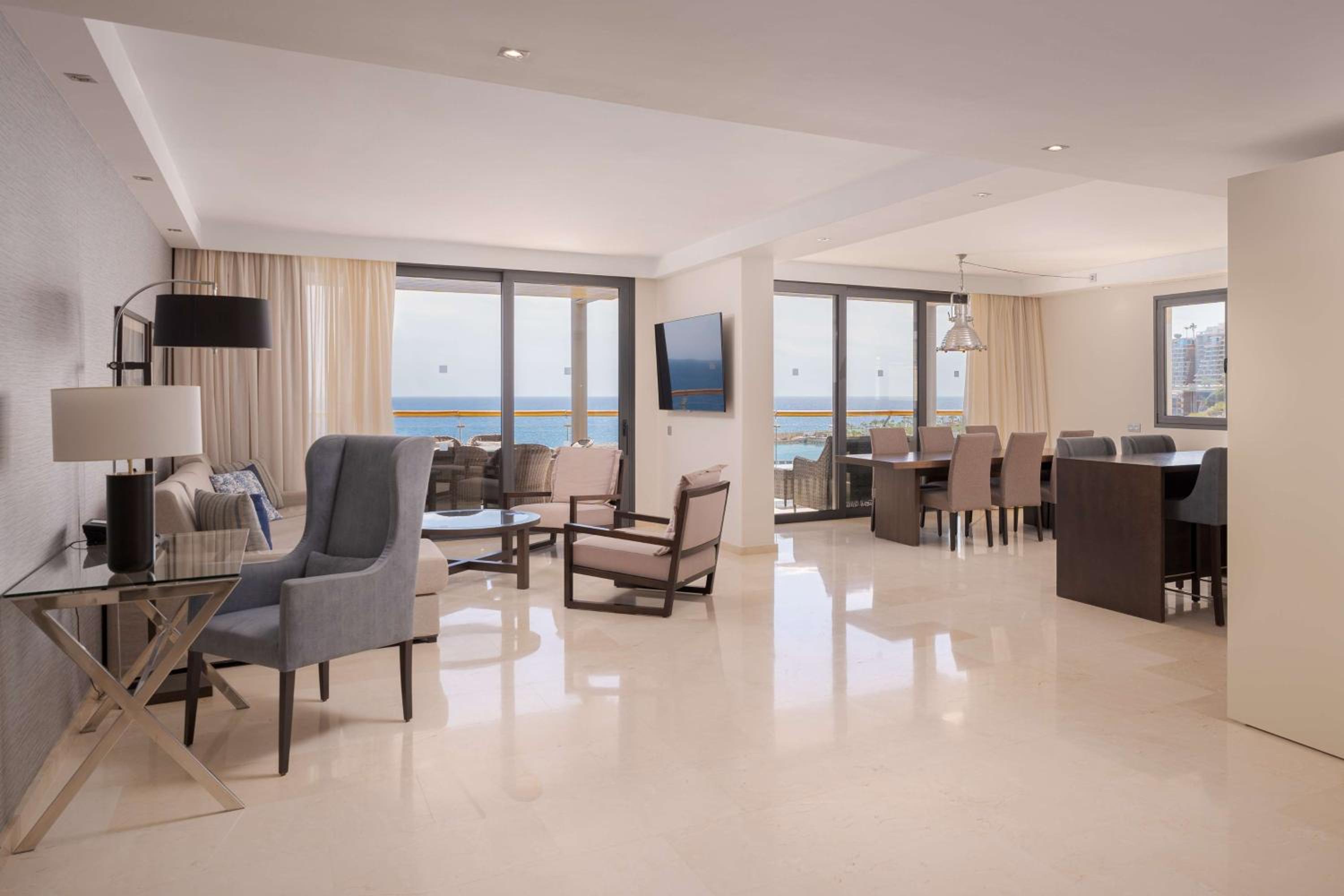 Premium Suite- 3 Bedroom & Sea View - Photo 14