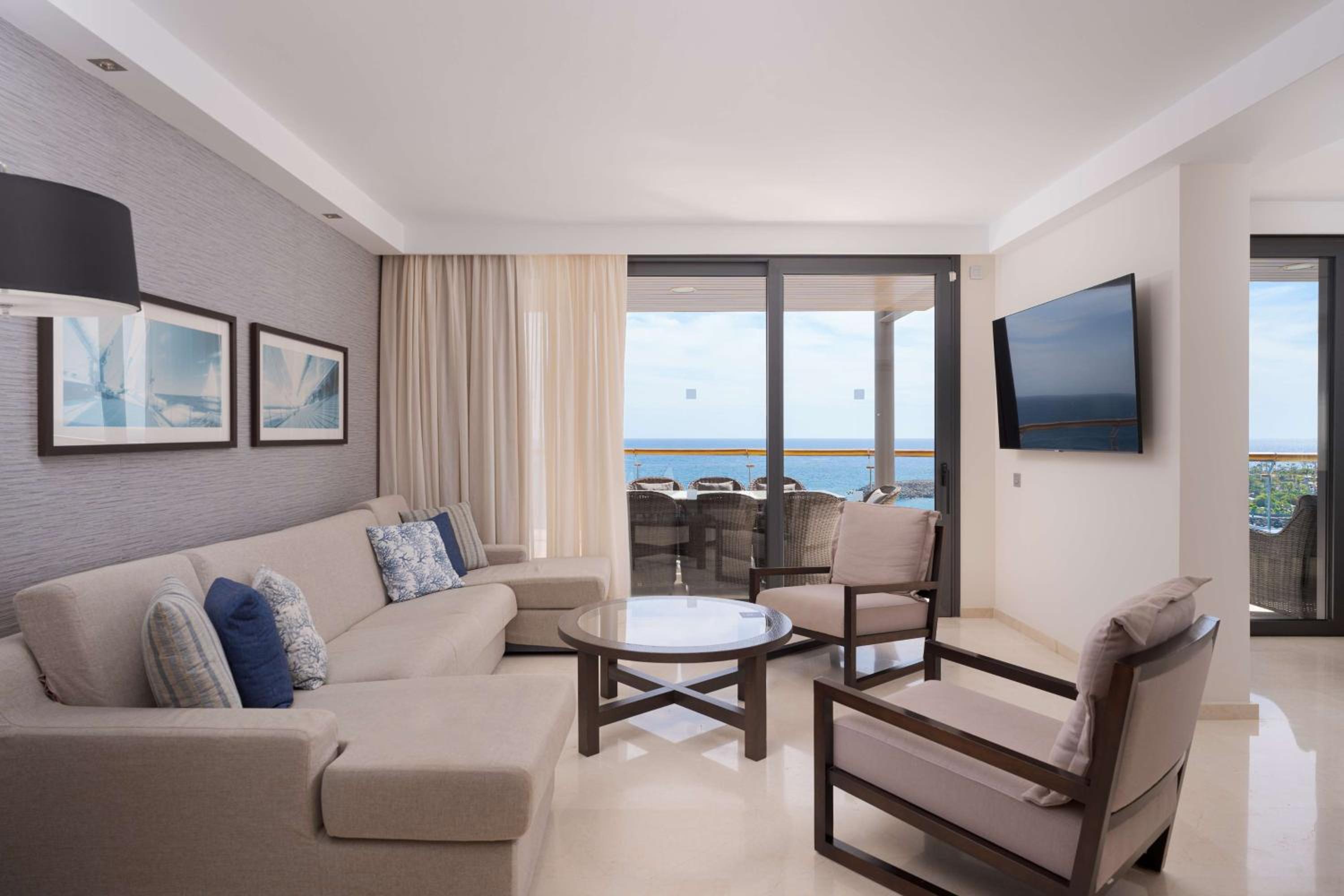 Premium Suite- 3 Bedroom & Sea View - Photo 13