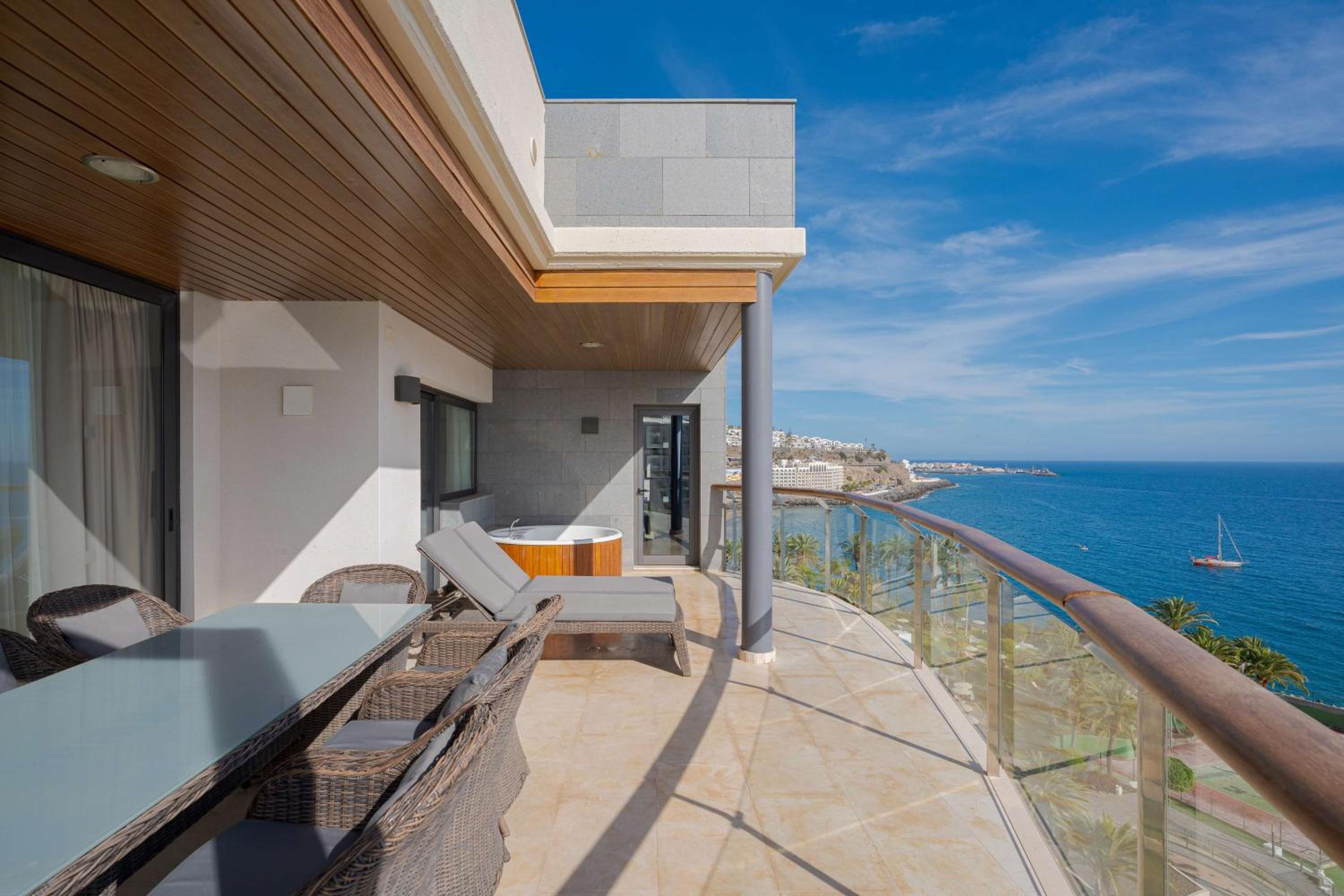 Premium Suite- 3 Bedroom & Sea View - Photo 23