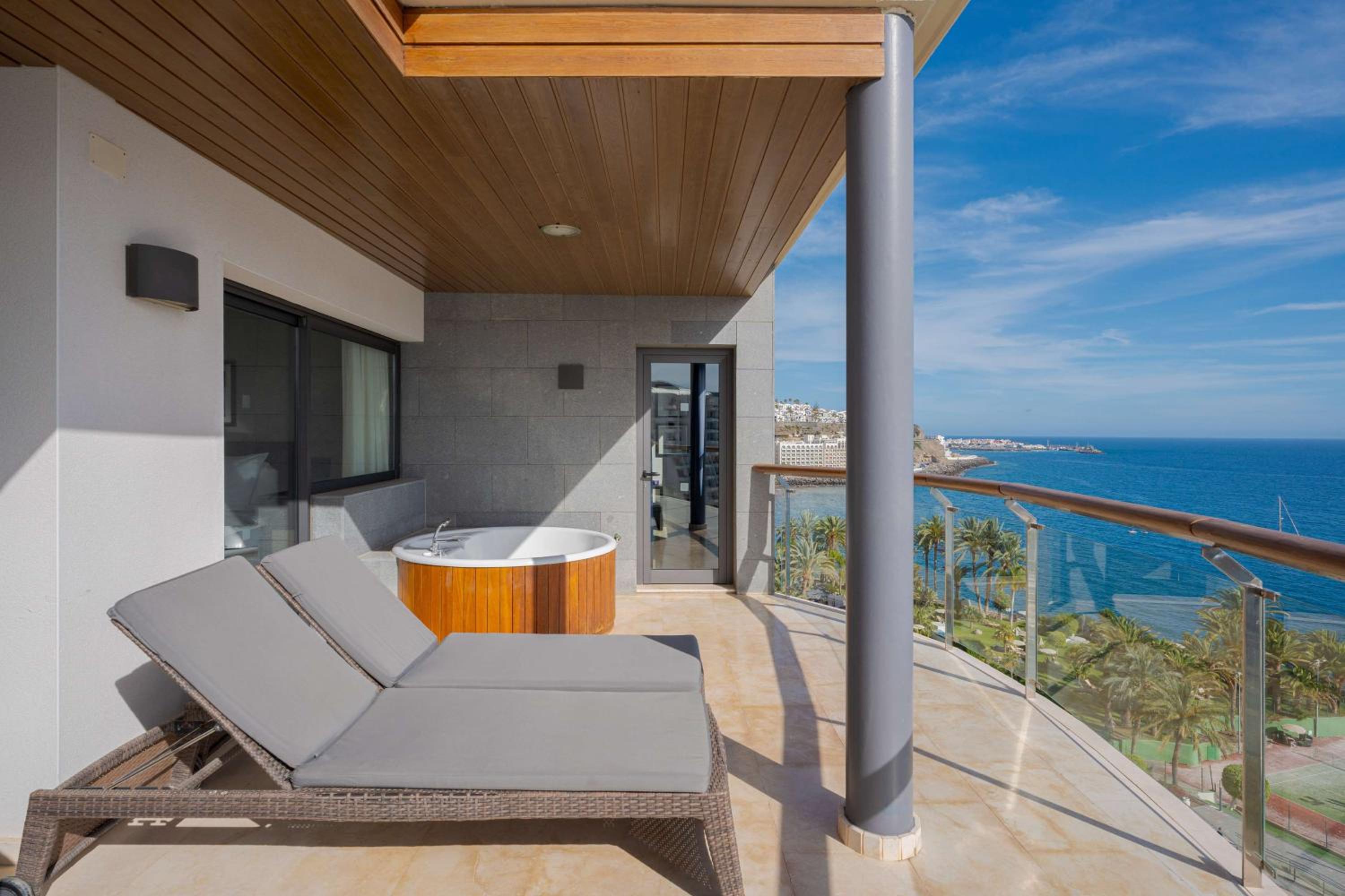 Premium Suite- 3 Bedroom & Sea View - Photo 24