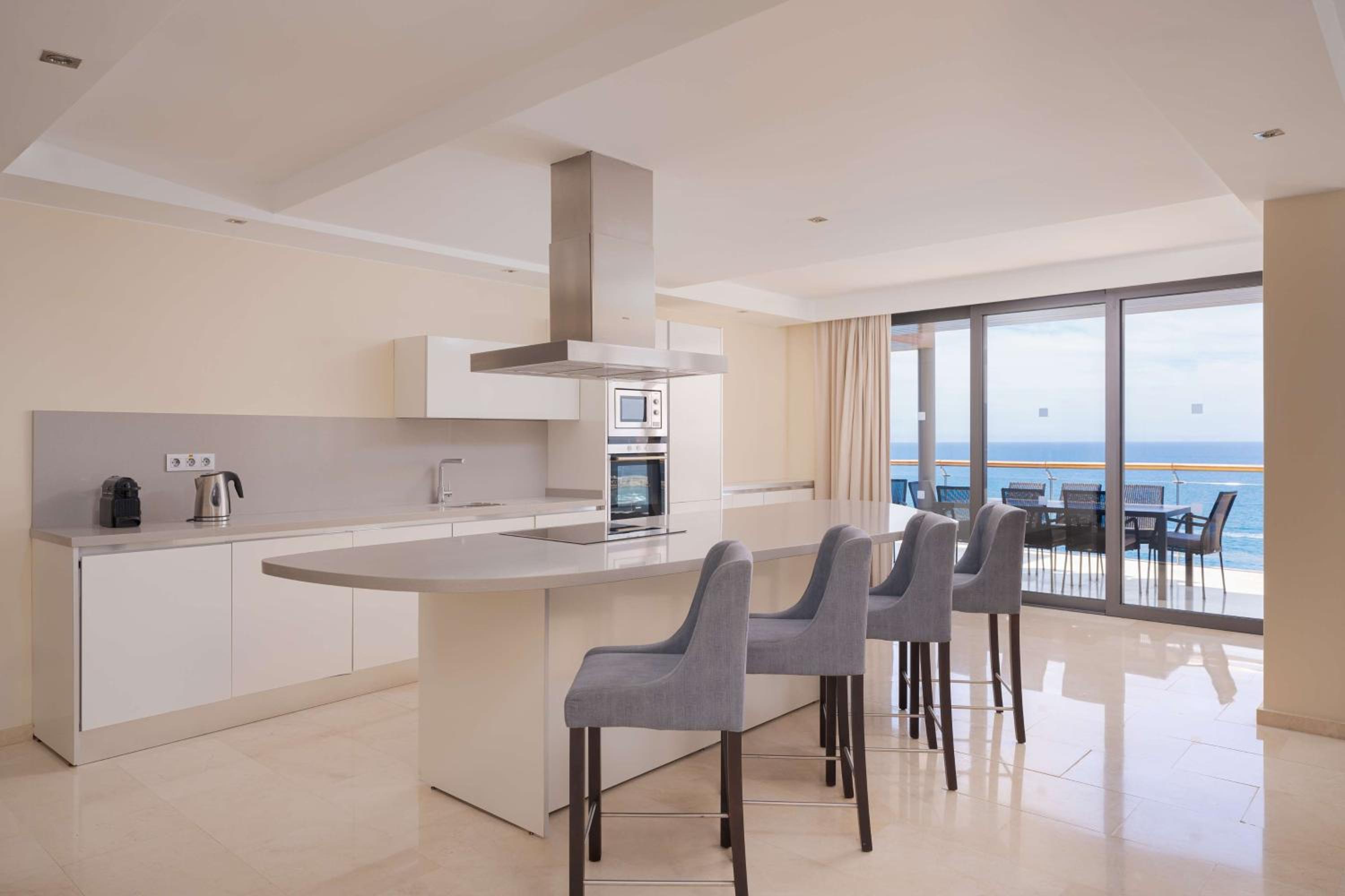 Suite- 2 Bedroom & Panoramic View