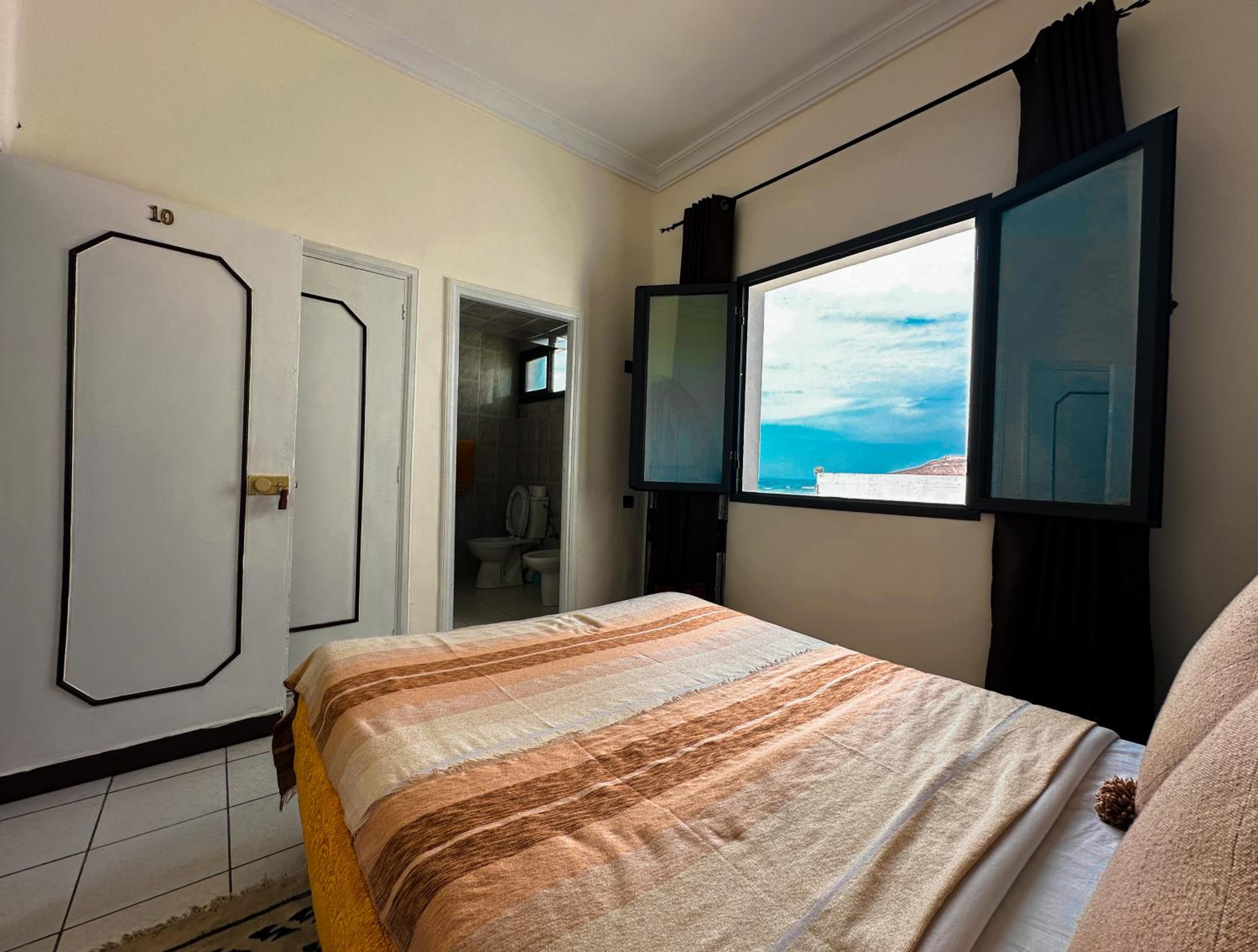 Double Room with Private Bathroom - Photo 1