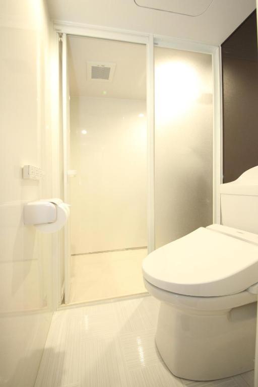 Twin Room with Garden View thumbnail 5