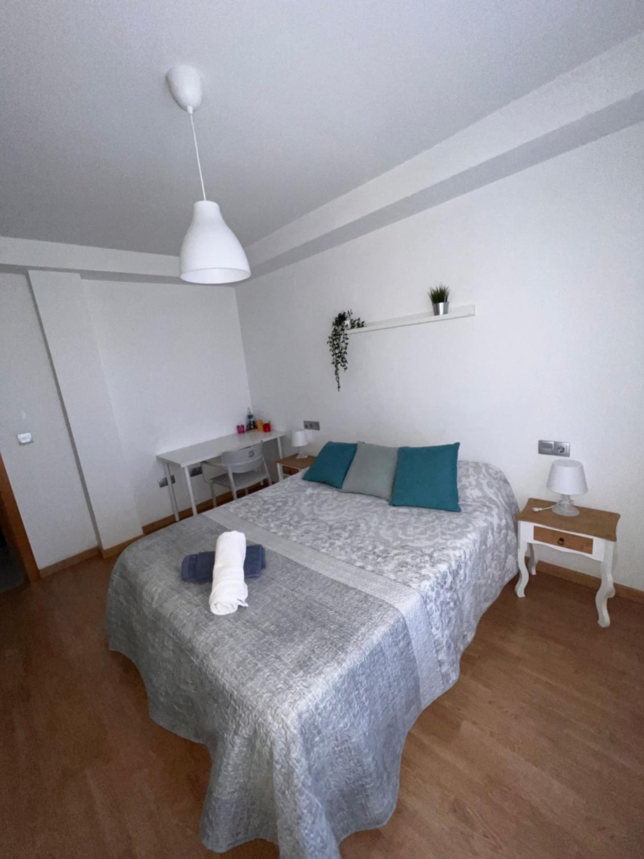 One-Bedroom Apartment photo 2