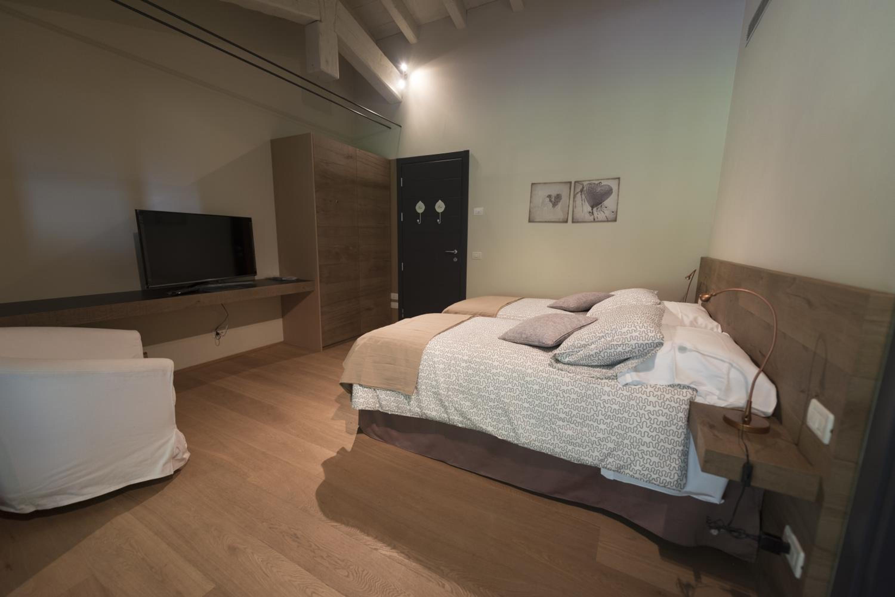 Double or Twin Room with Terrace