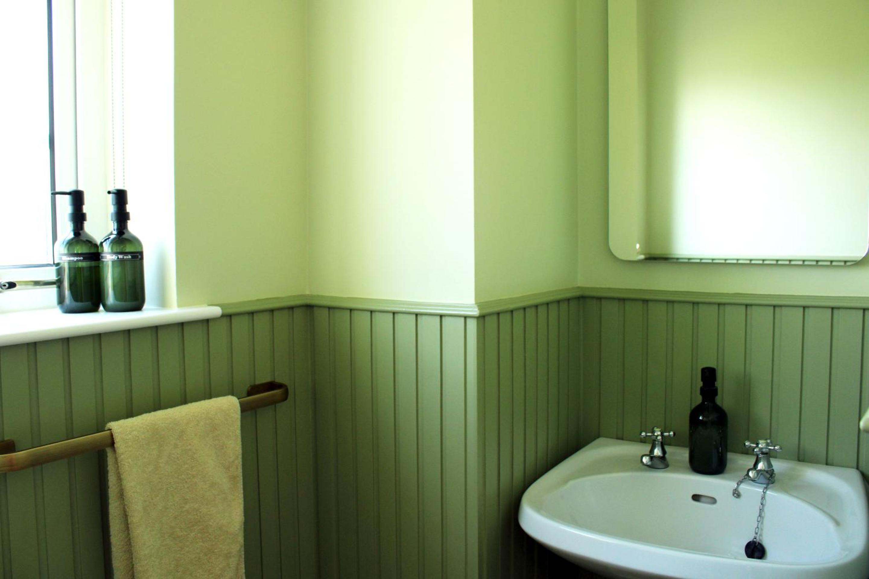 Twin Room with Private Bathroom photo 2