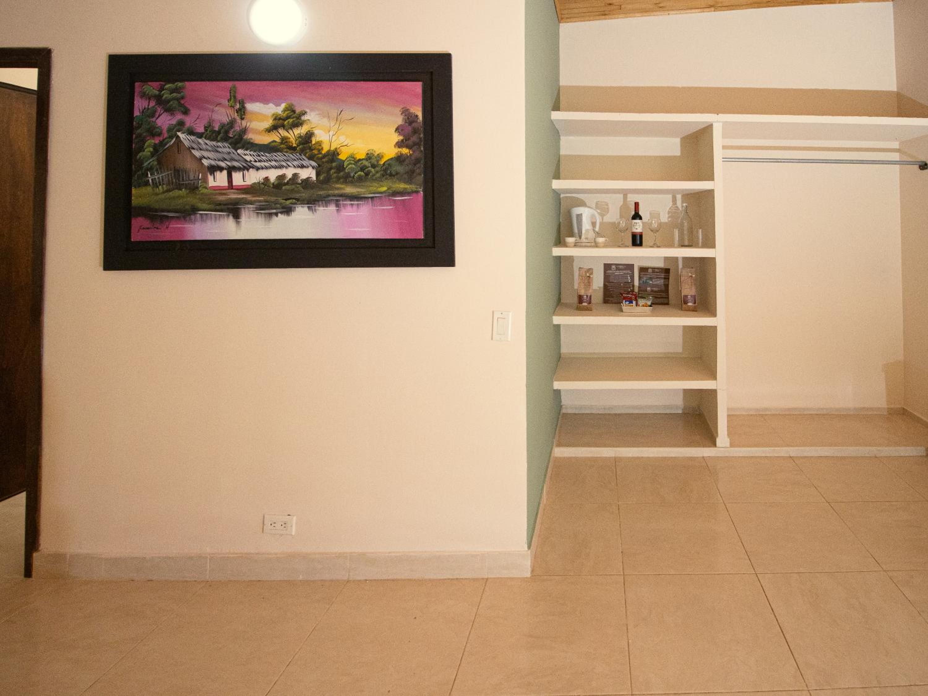 Family Room with Private Bathroom photo 2
