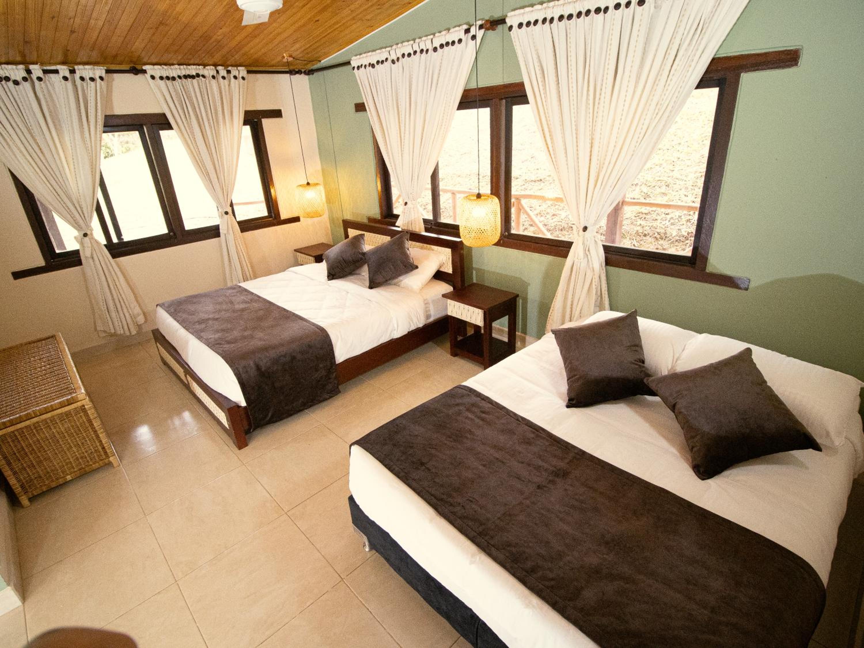 Deluxe Queen Room with Two Queen Beds photo 1