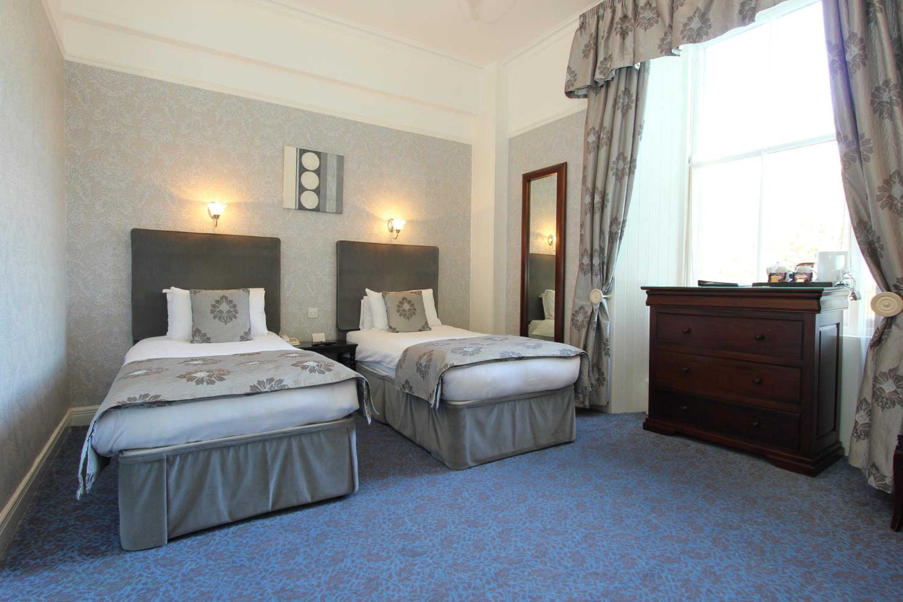 Twin Room with Valley View