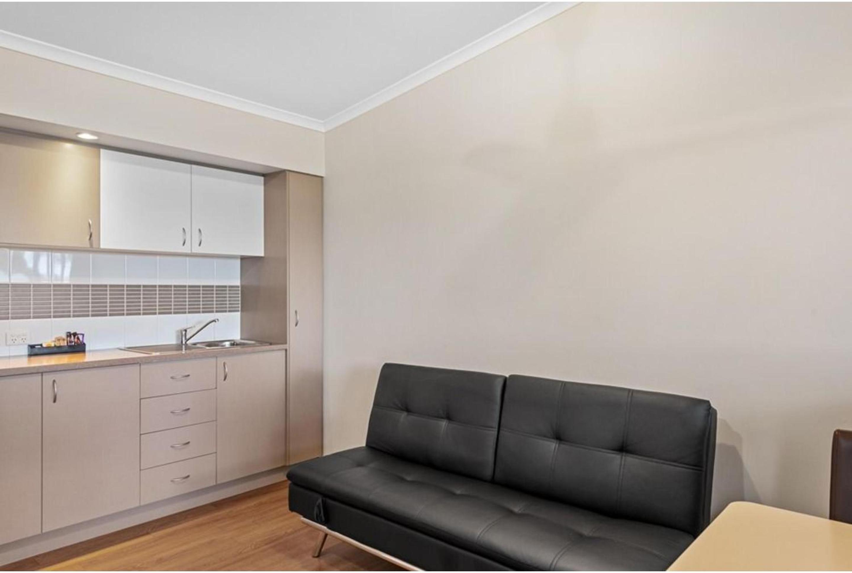 Standard 1 Bedroom Cabin – Sleeps 2 - Photo 5