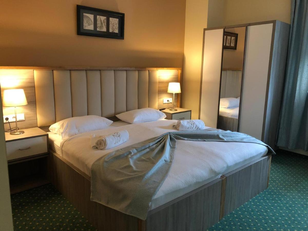 Double or Twin Room - Photo 2