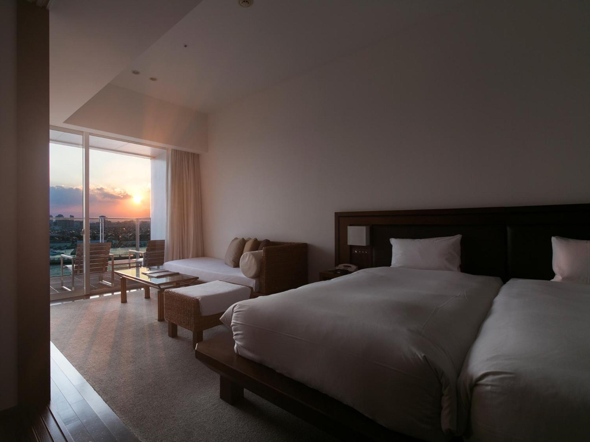 Standard Room thumbnail 6