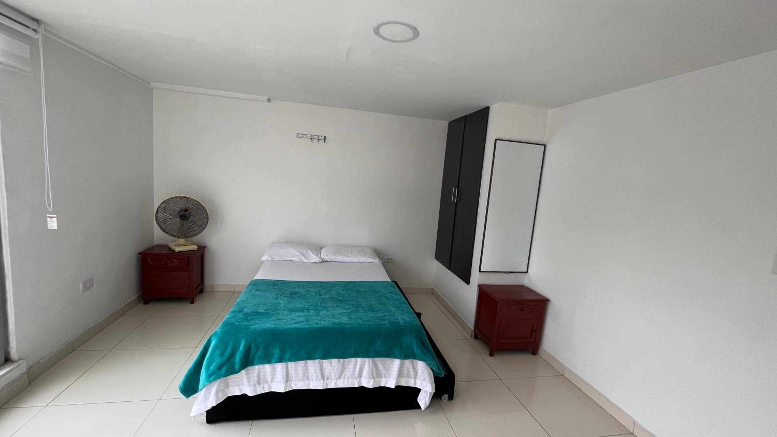 One-Bedroom Apartment photo 2