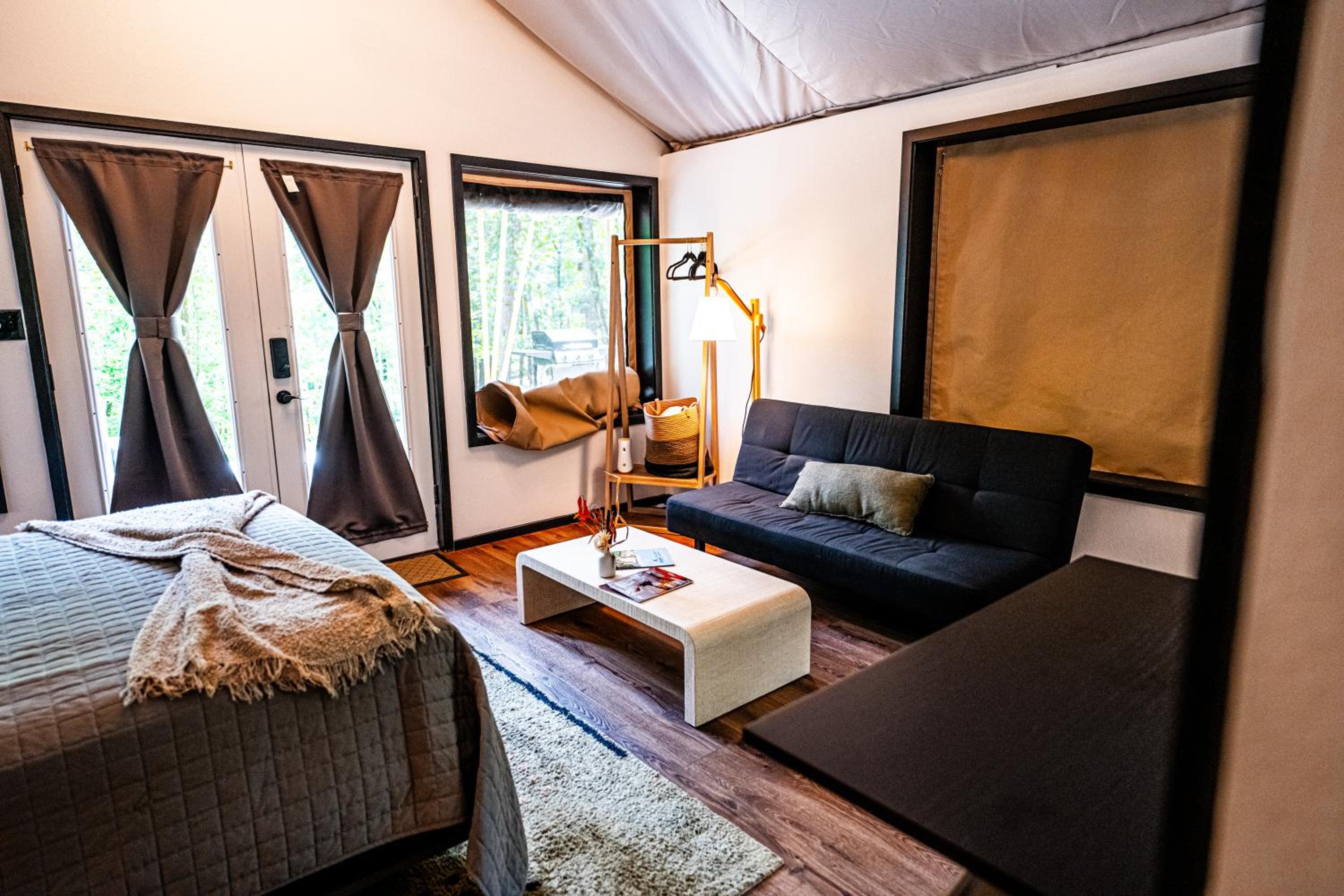 Suite with Mountain View - Photo 26