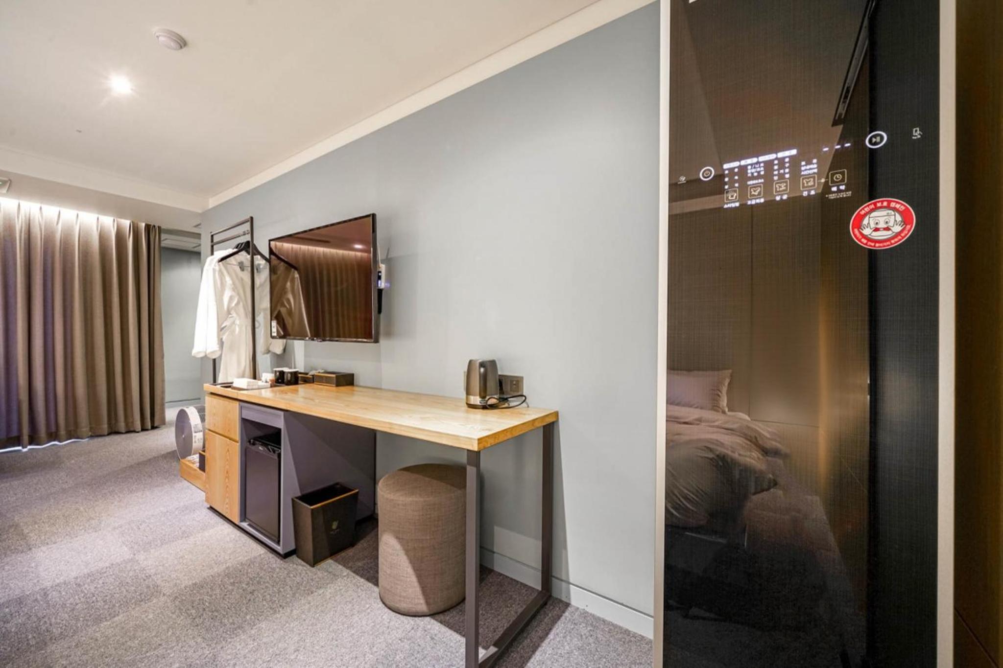 Family Twin Room - Photo 6