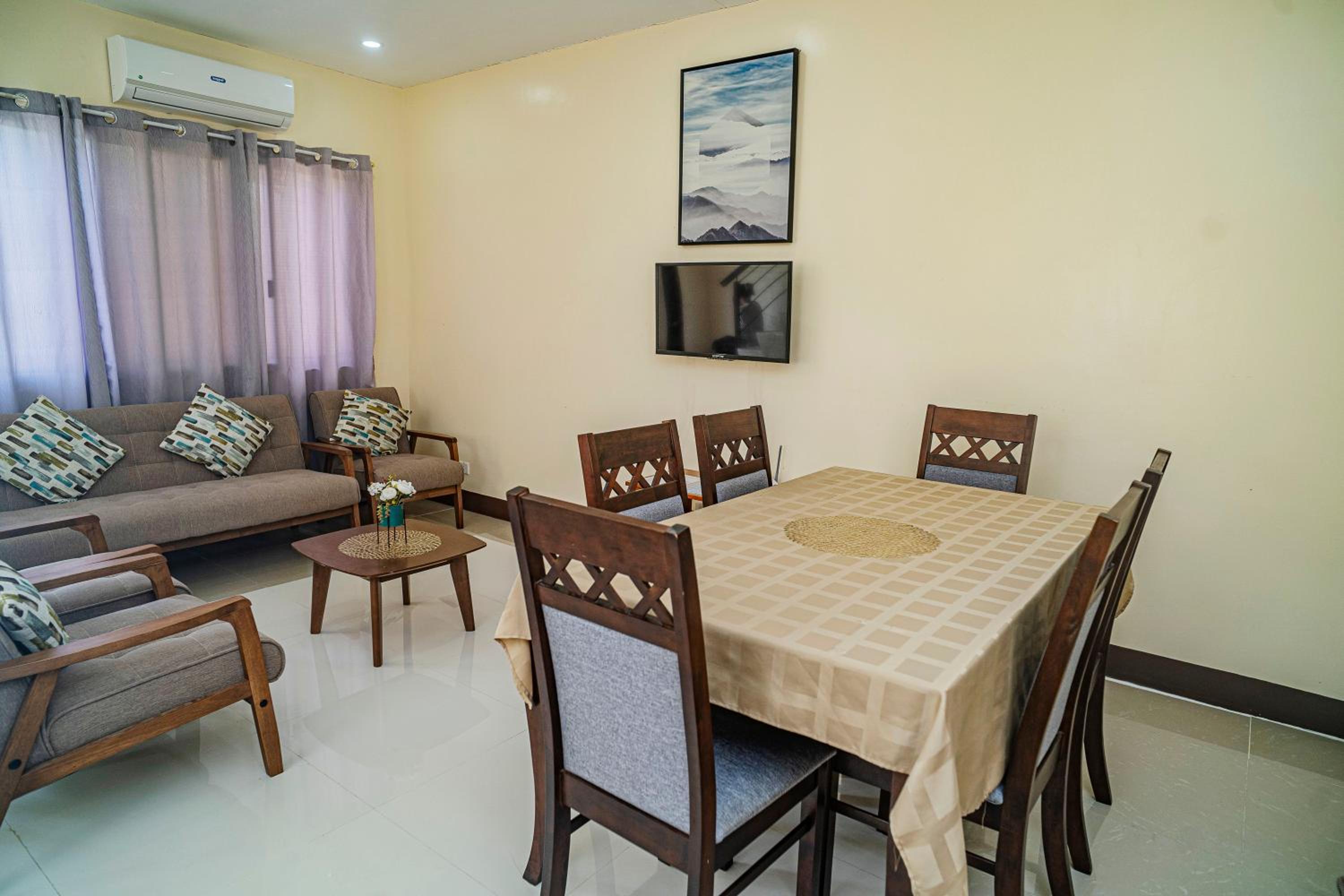 Family Room - Photo 12