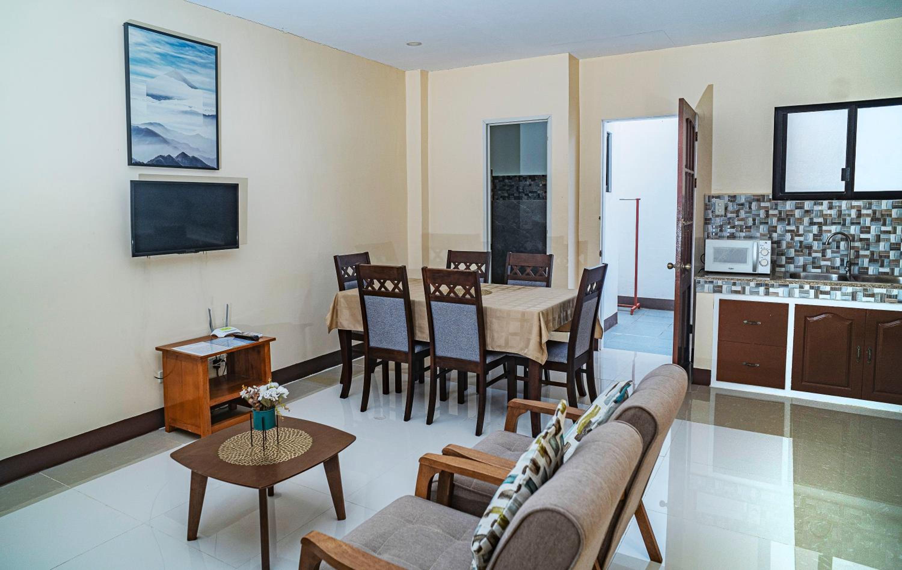 Family Room - Photo 25