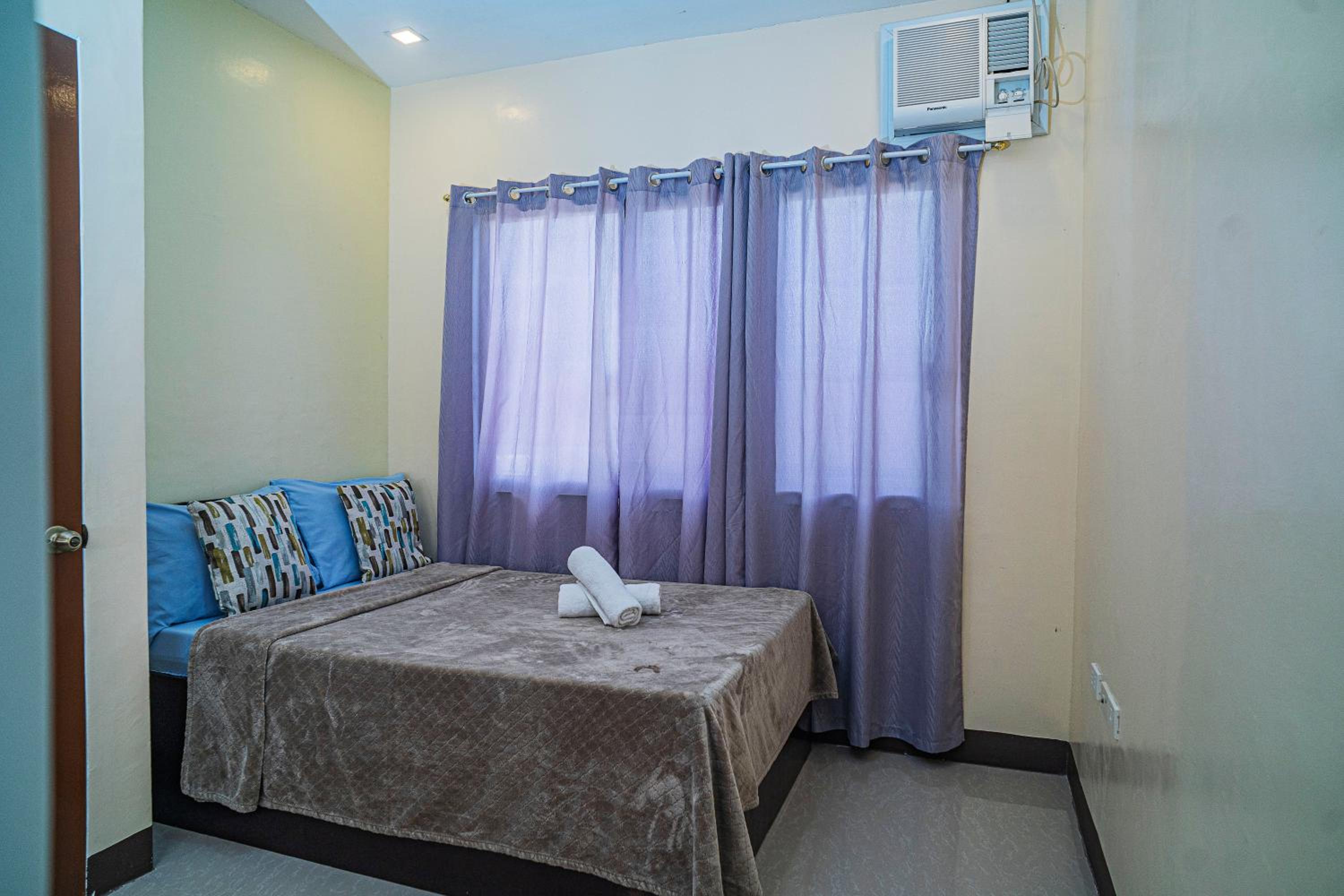 Family Room - Photo 23
