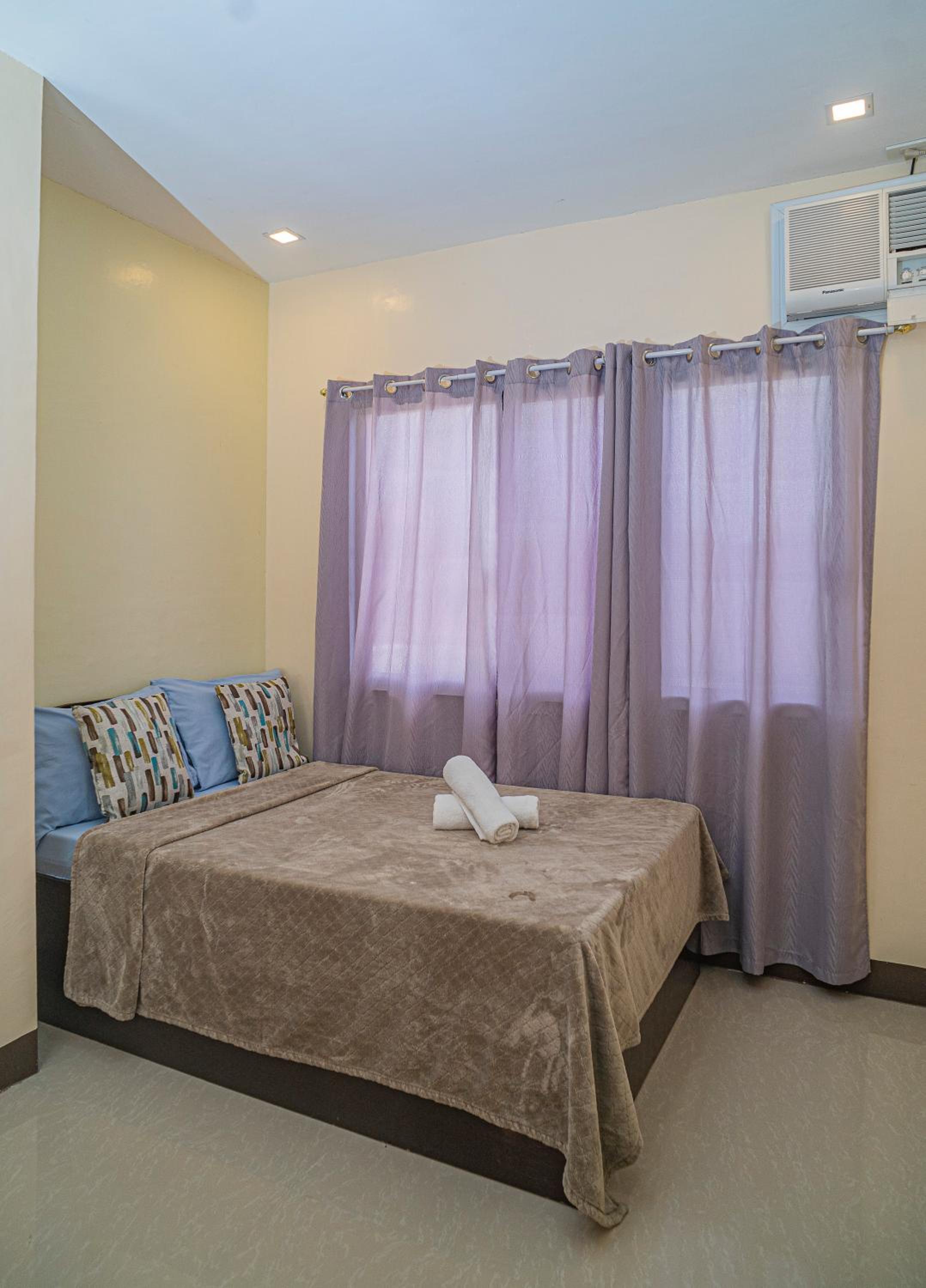 Family Room - Photo 21