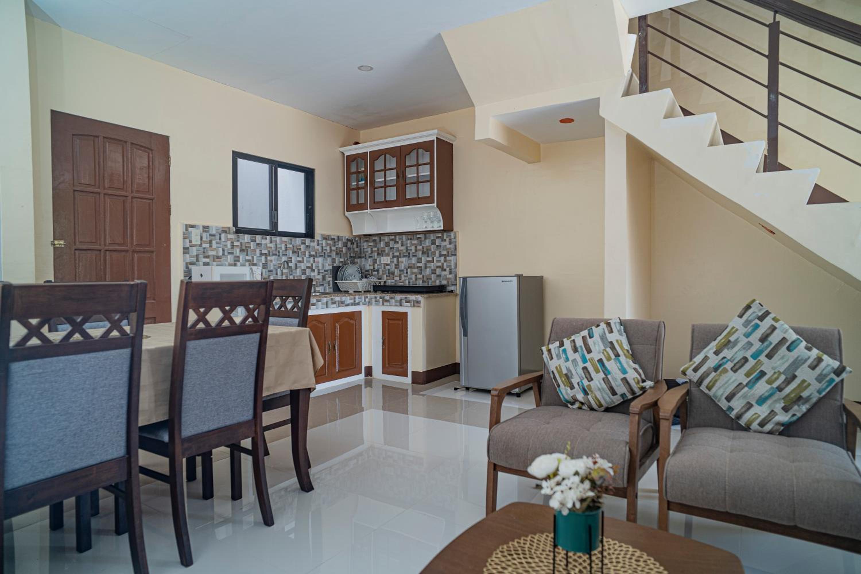 Family Room - Photo 26