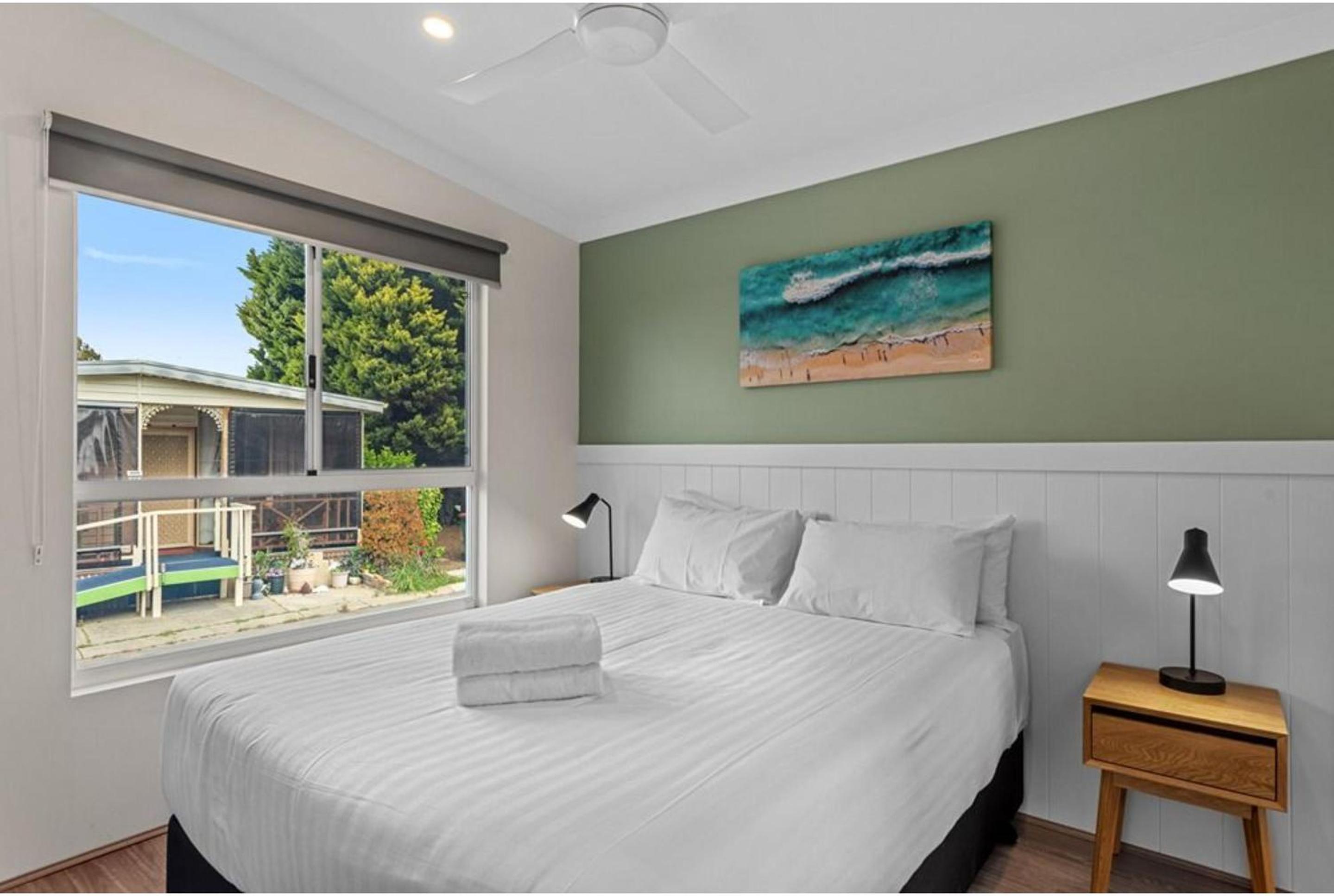 Deluxe 2 Bedroom Cabin - Sleeps 4 - Photo 7