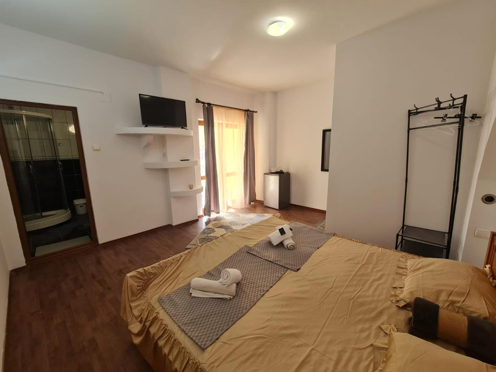 Deluxe Double Room with Balcony photo 2