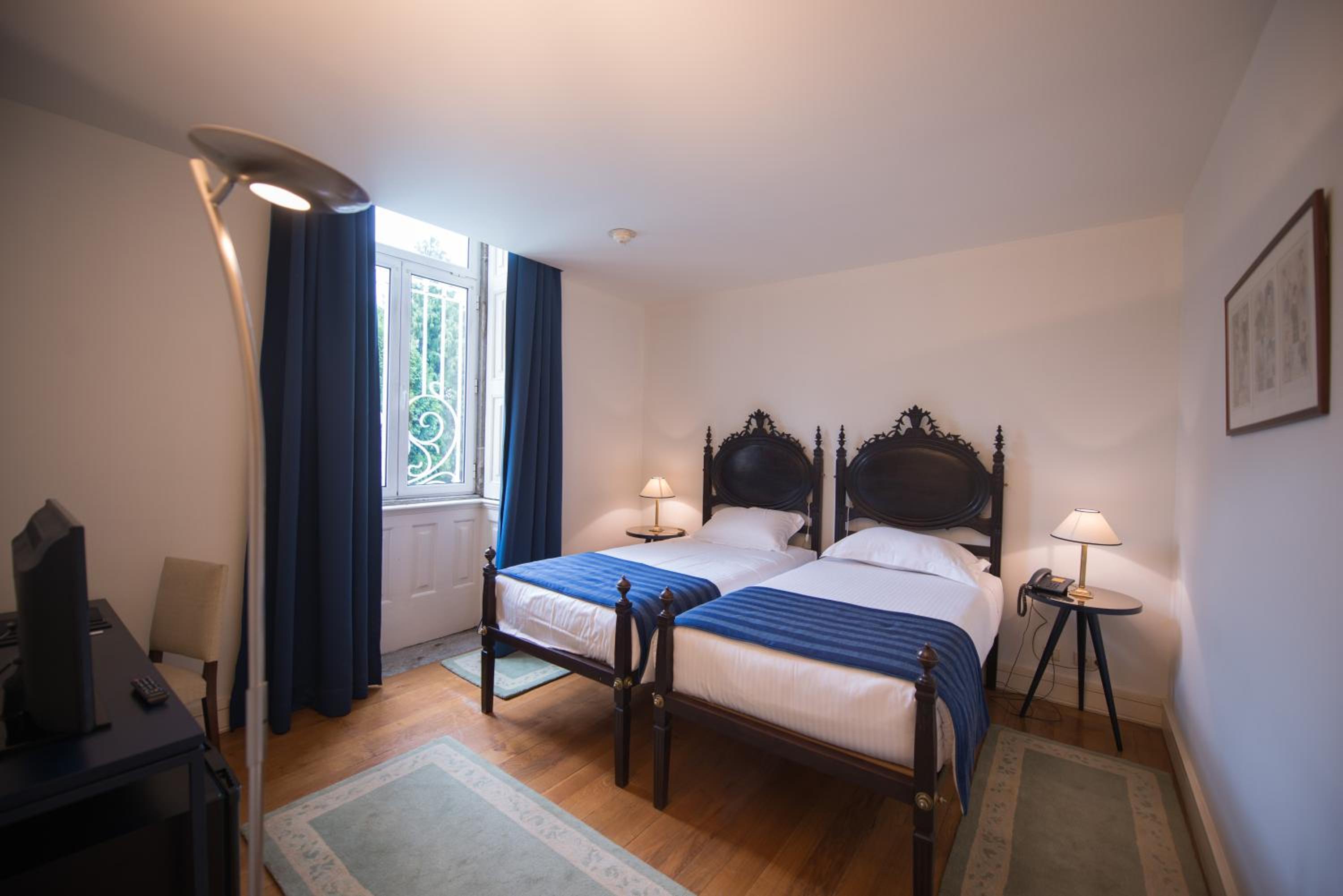 Classic Twin Room - Photo 2