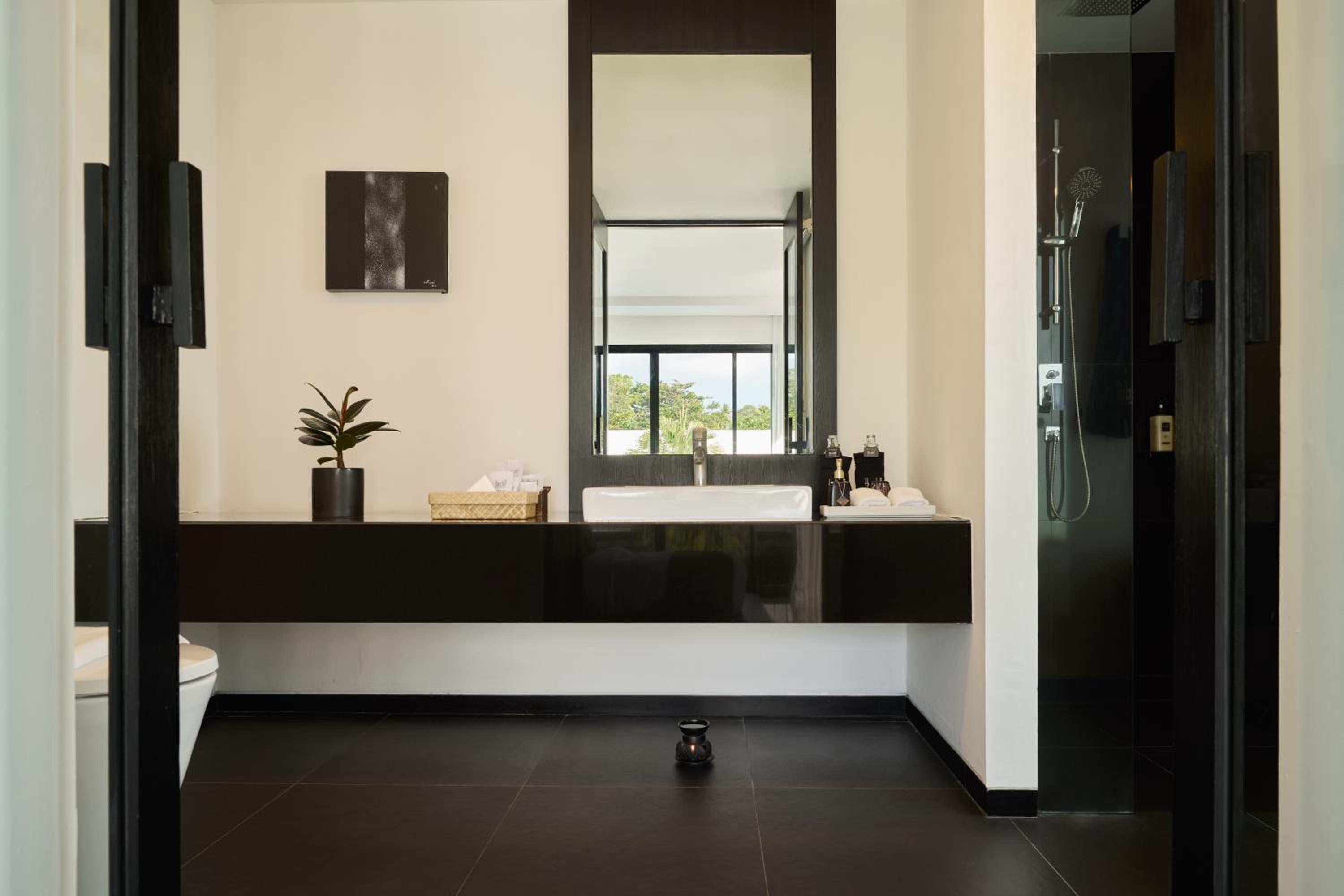 Villa with Private Pool - Photo 7