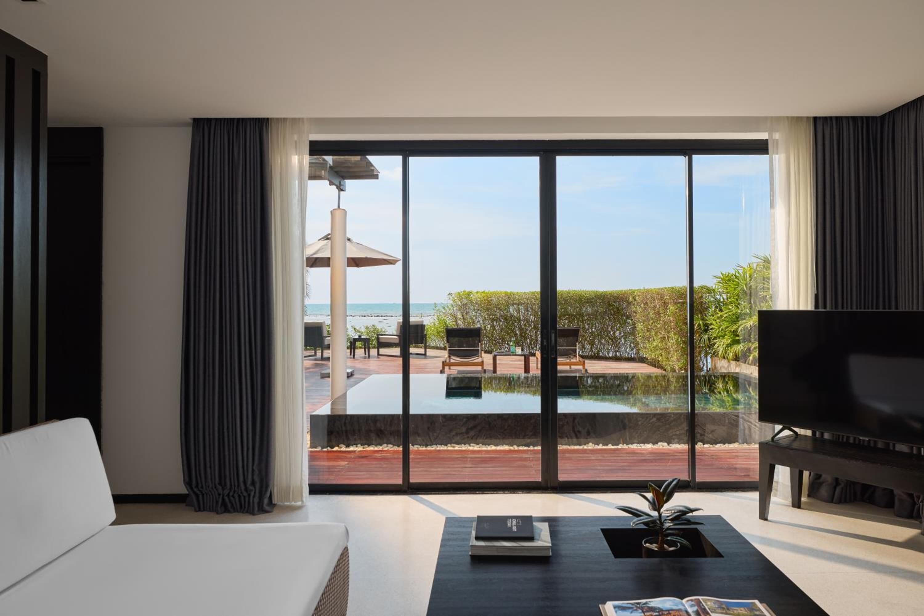 Villa - Beach Front - Photo 6